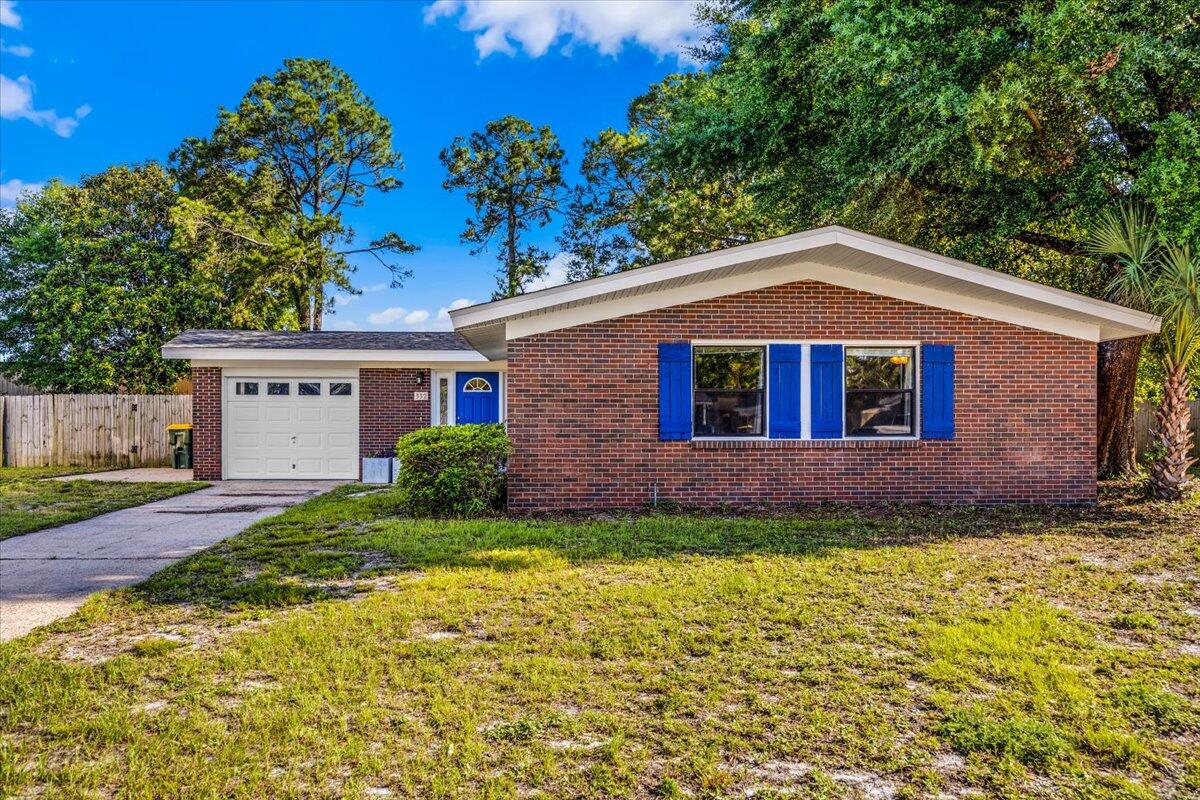 332 SW Coral Drive