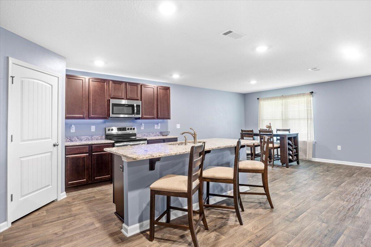 806 Moorhen Way