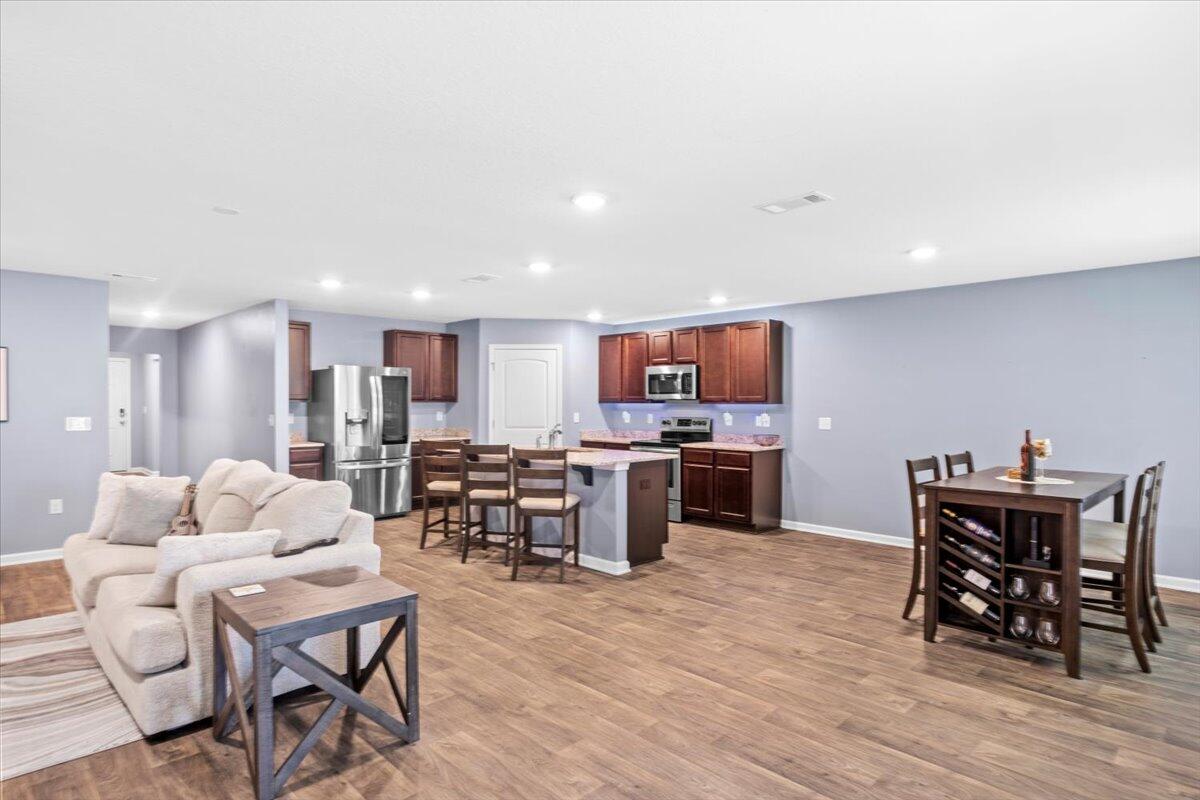 806 Moorhen Way