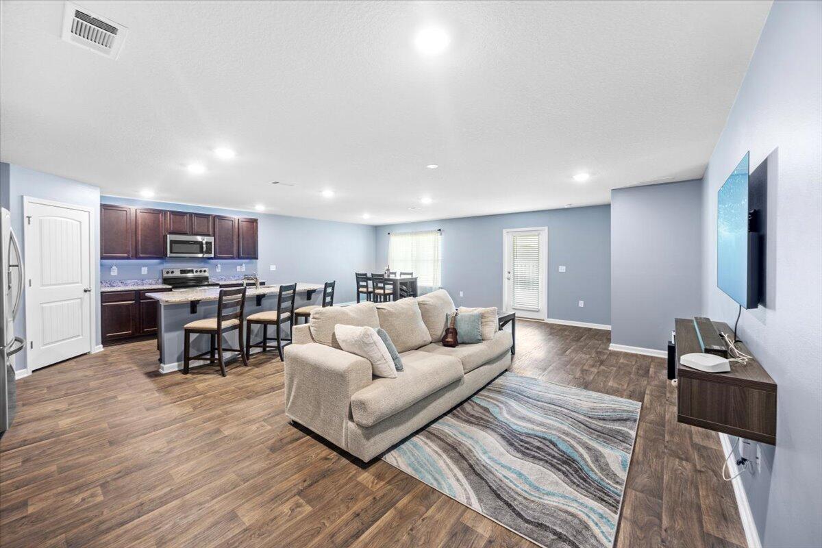 806 Moorhen Way