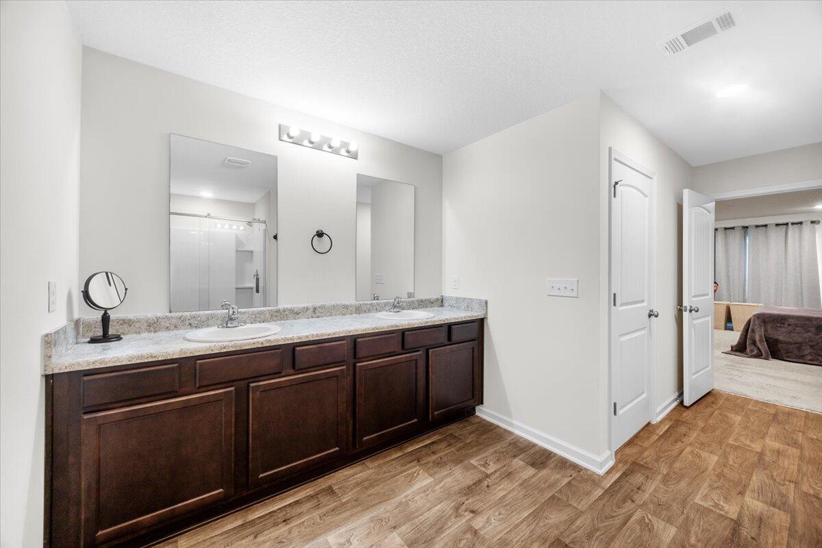 806 Moorhen Way