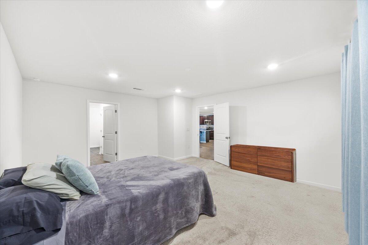 806 Moorhen Way