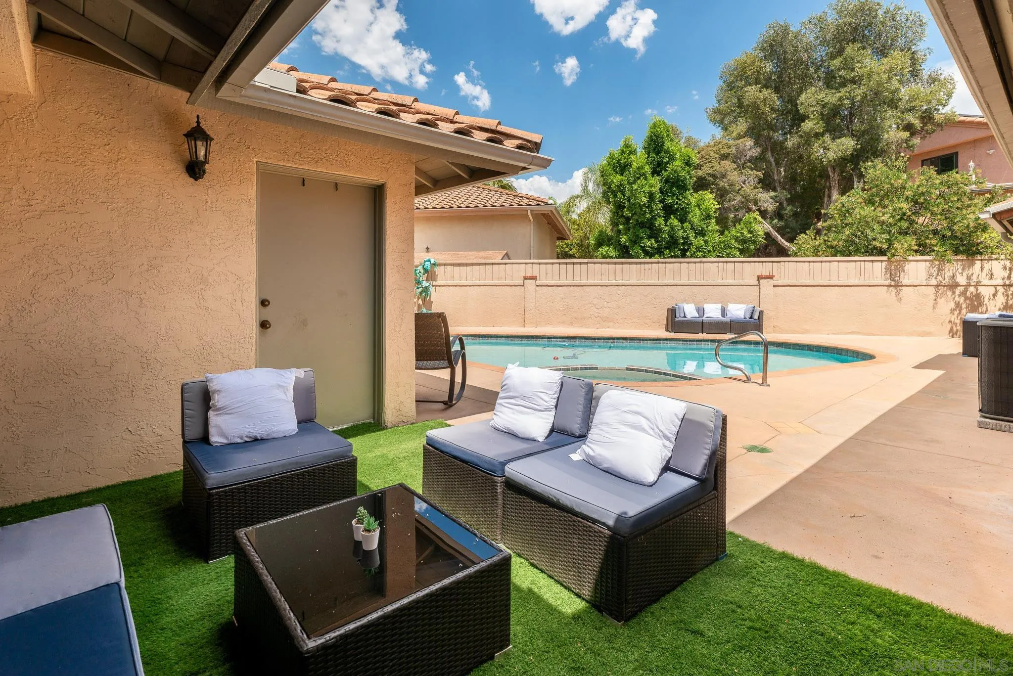 1901 Rancho Winchester Ln