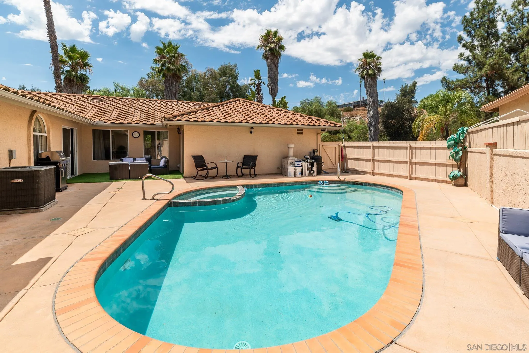 1901 Rancho Winchester Ln