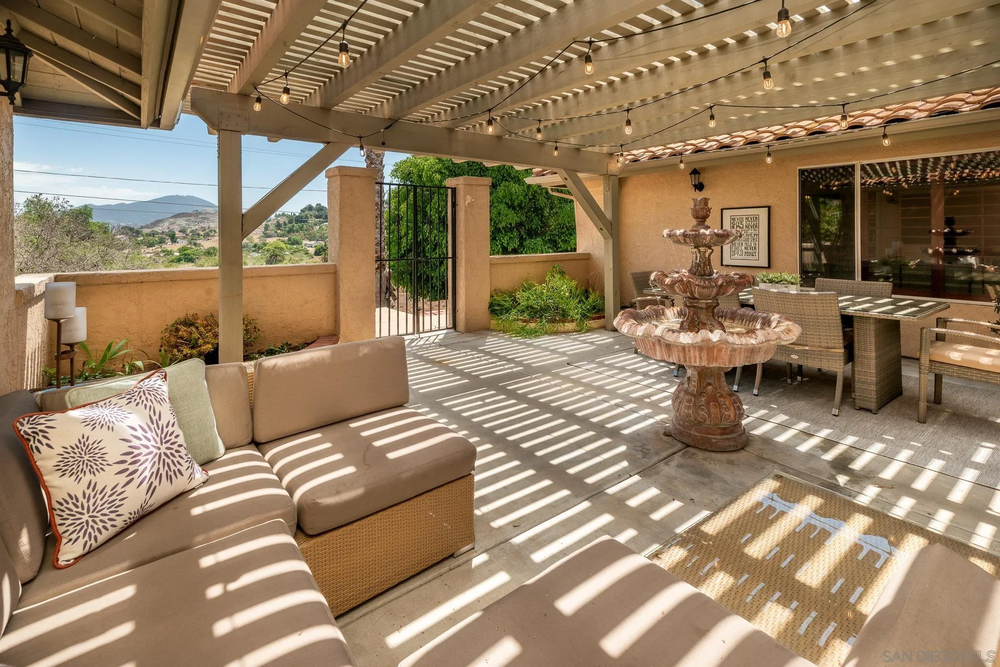 1901 Rancho Winchester Ln