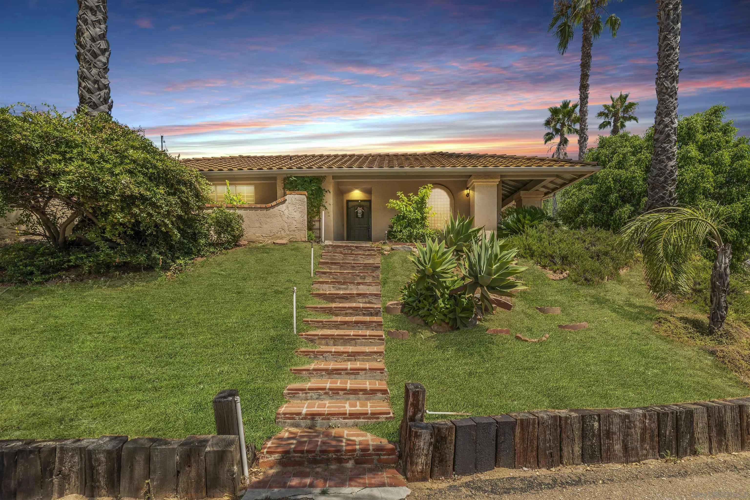 1901 Rancho Winchester Ln