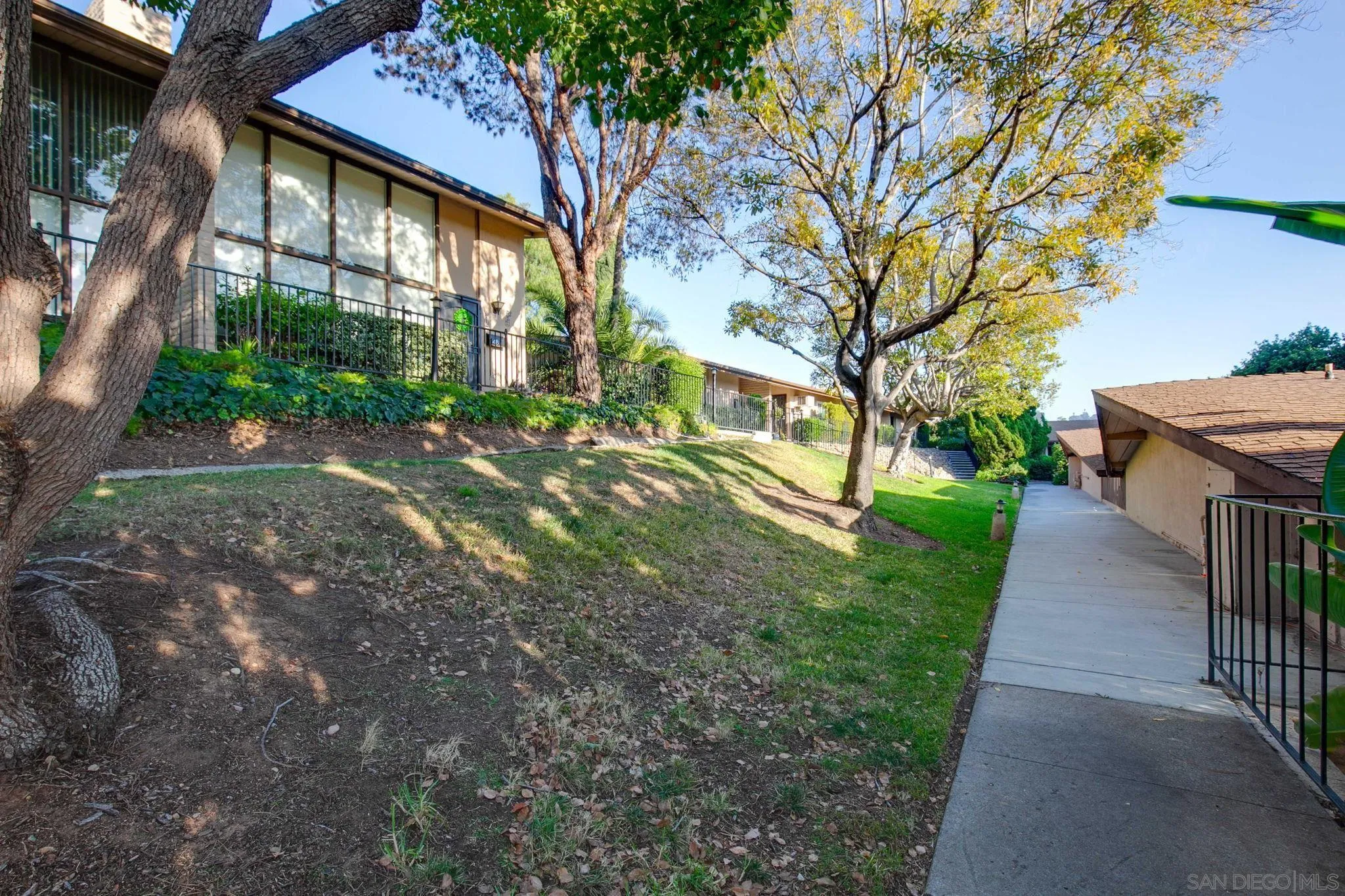 5931 Howell Dr Unit 25