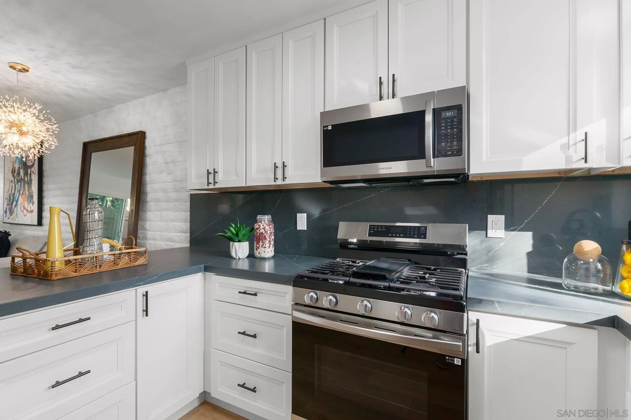 5931 Howell Dr Unit 25