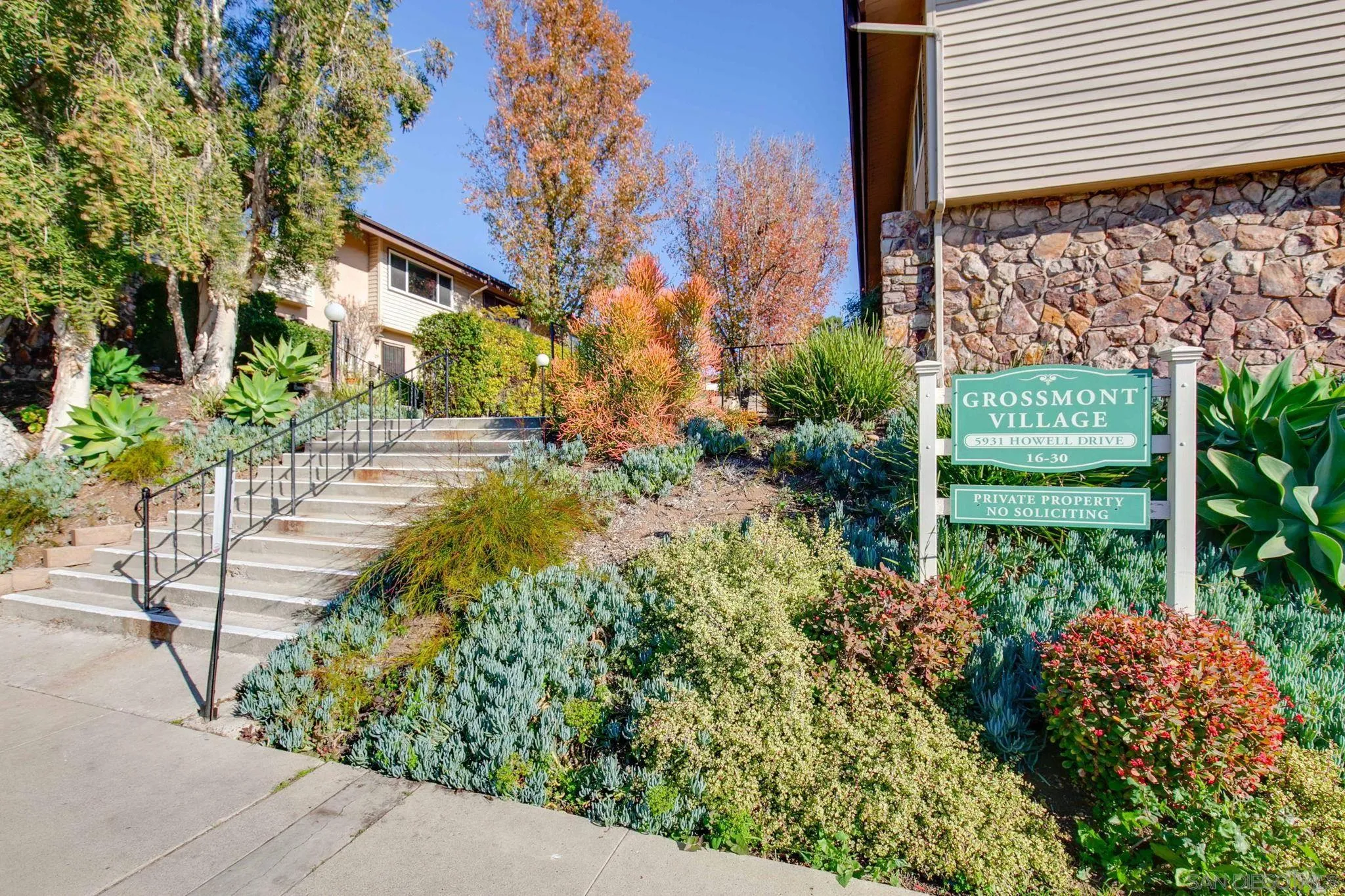 5931 Howell Dr Unit 25