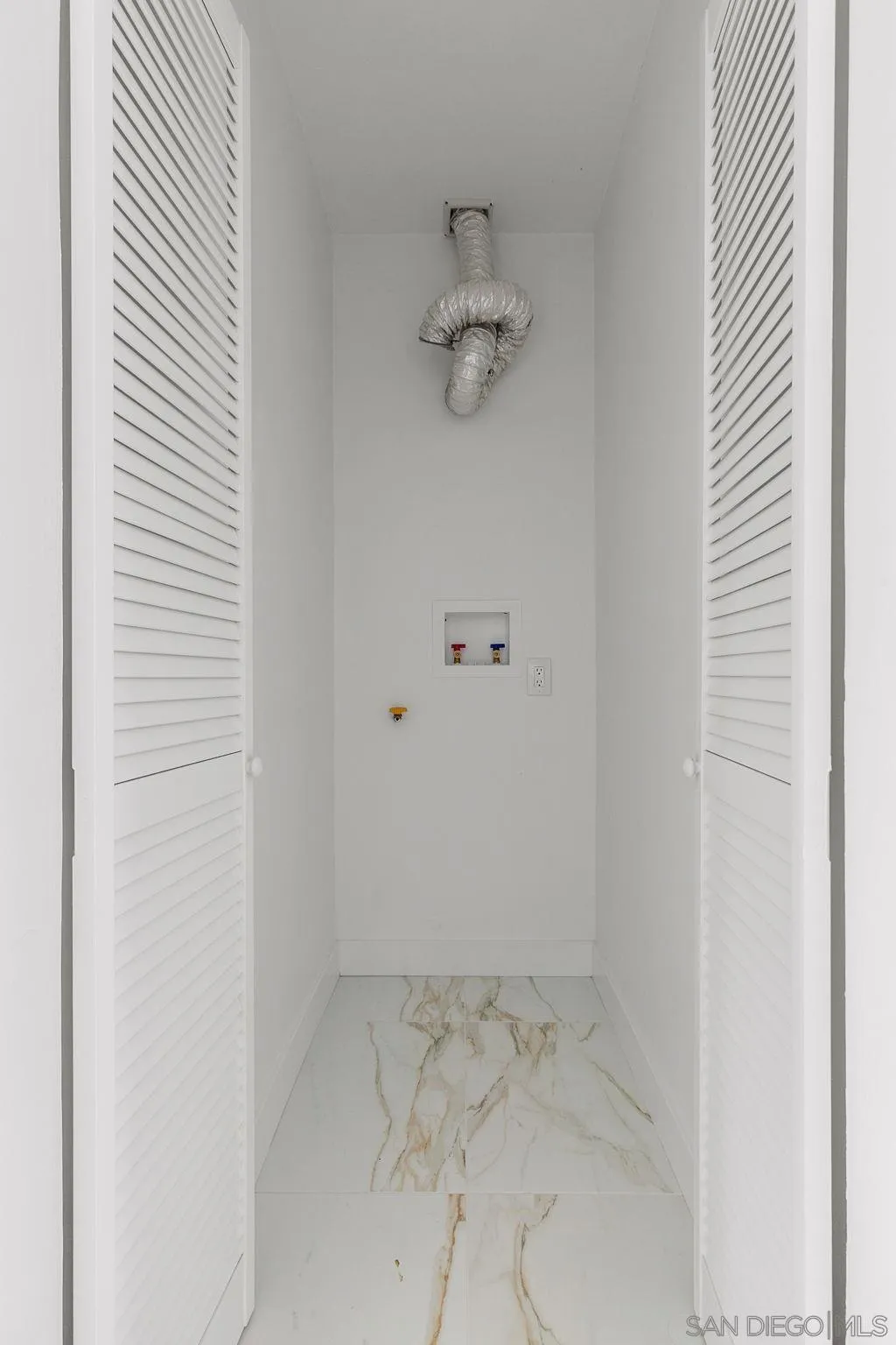 5931 Howell Dr Unit 25