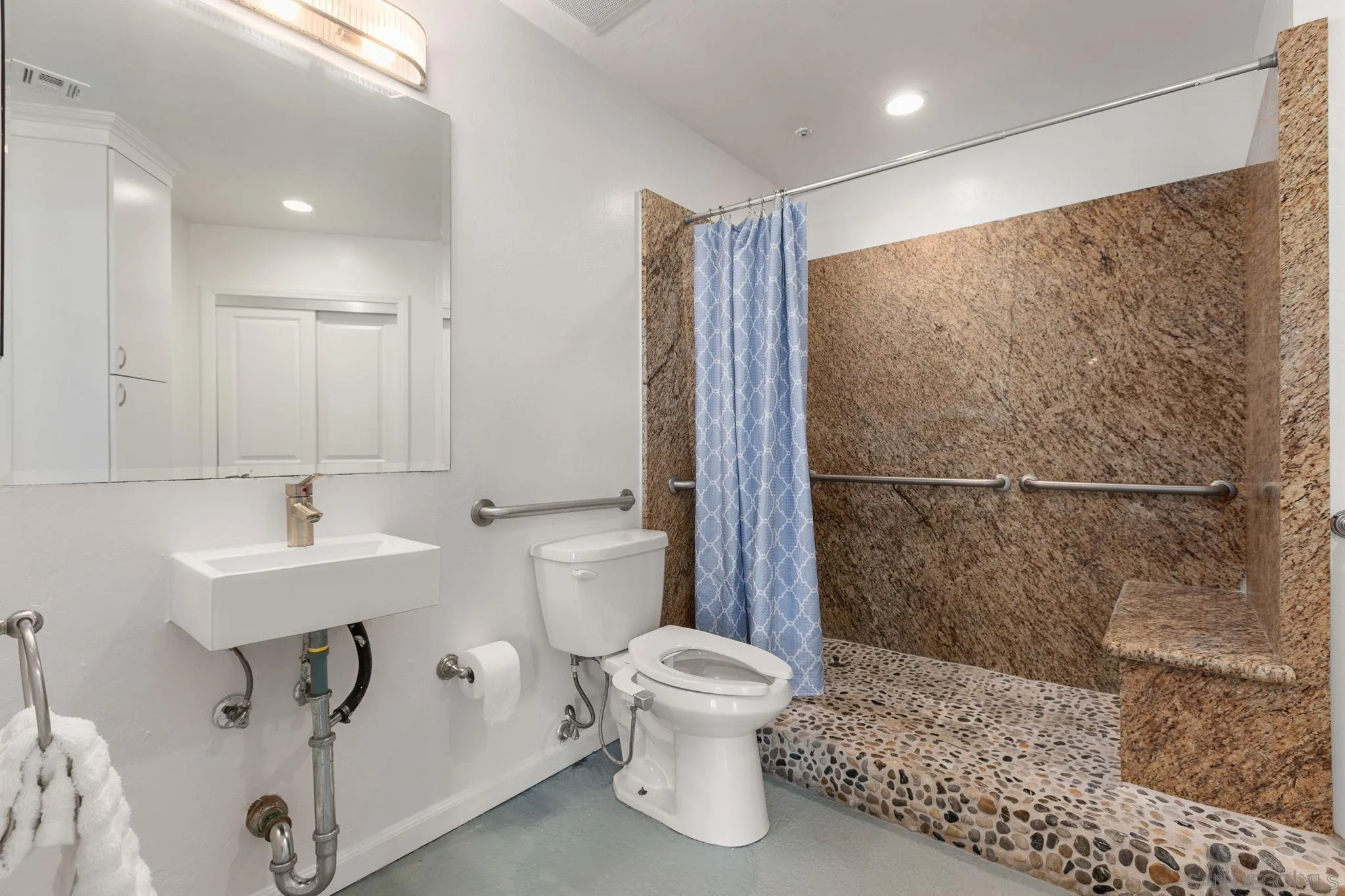 3211 5th Ave Unit 101