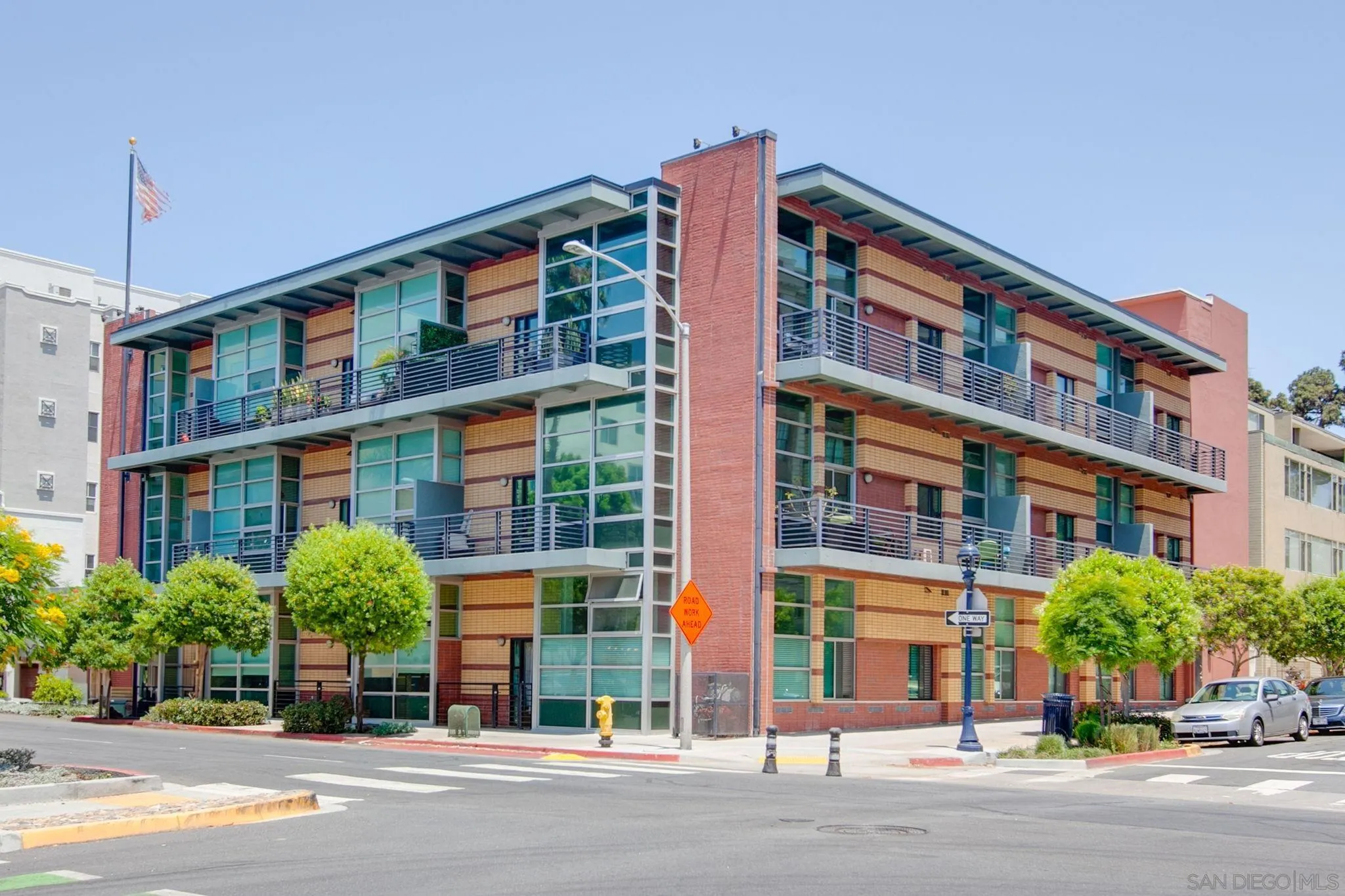 3211 5th Ave Unit 101