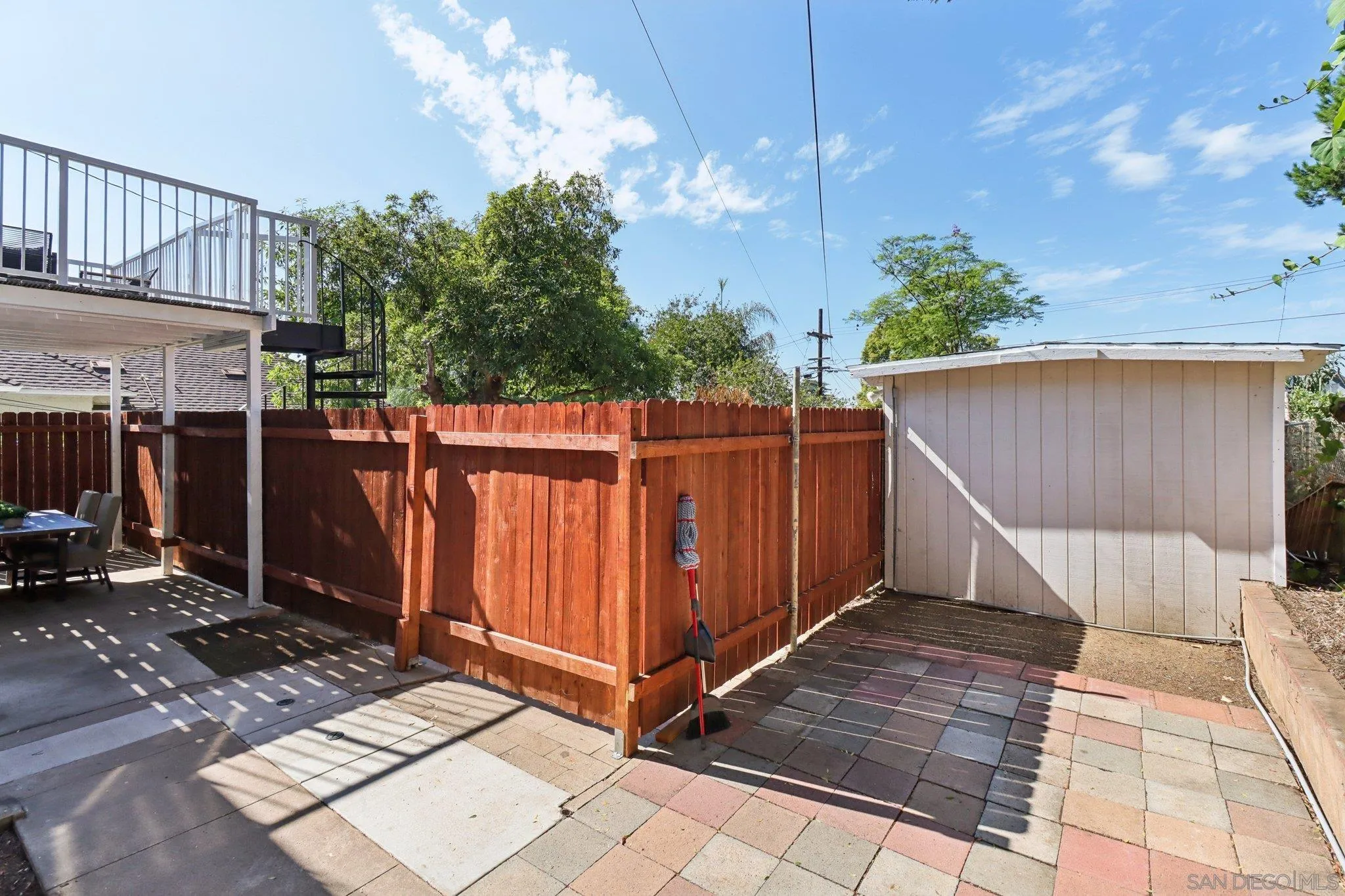 118 W 8th Ave