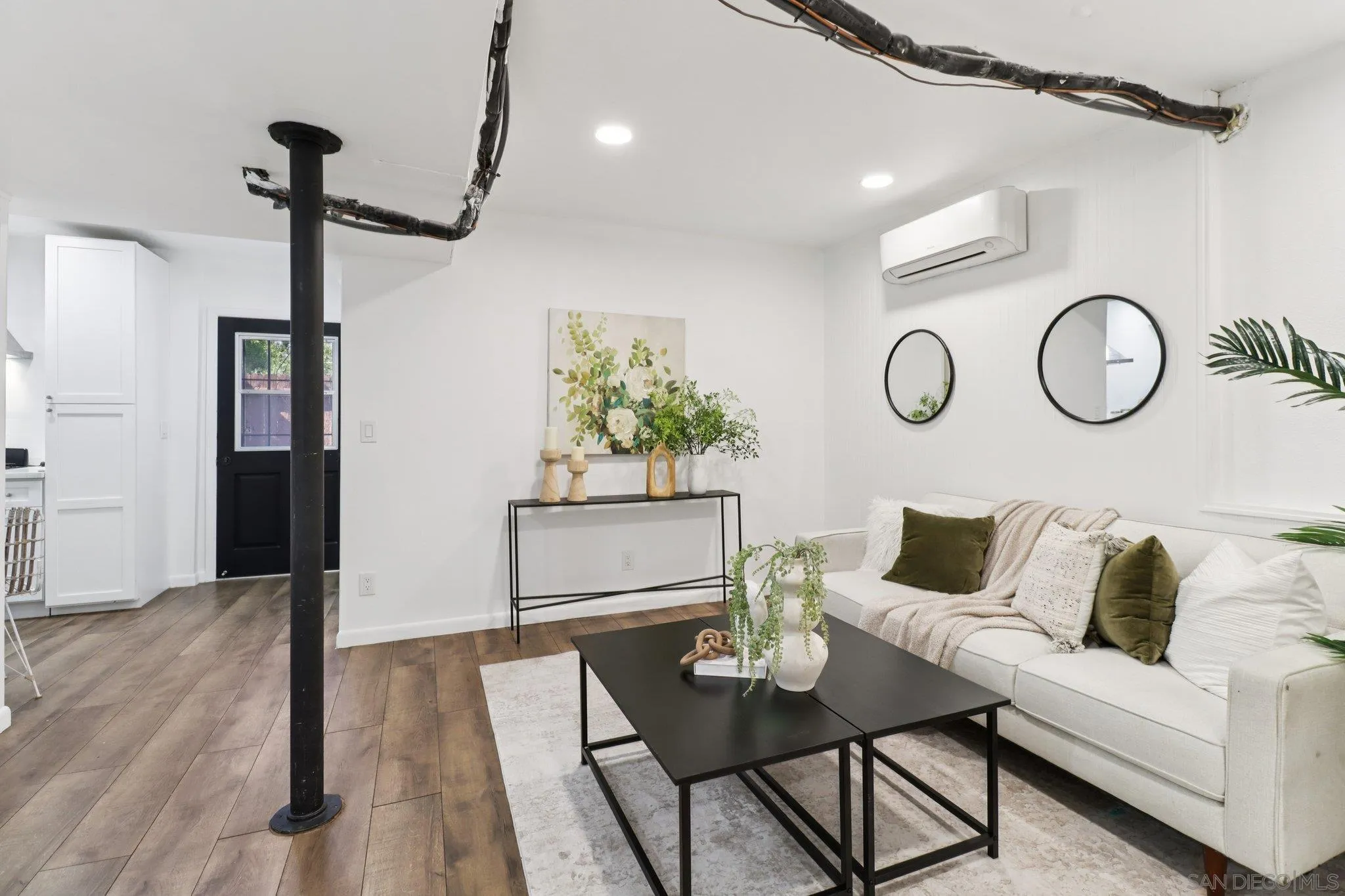 118 W 8th Ave