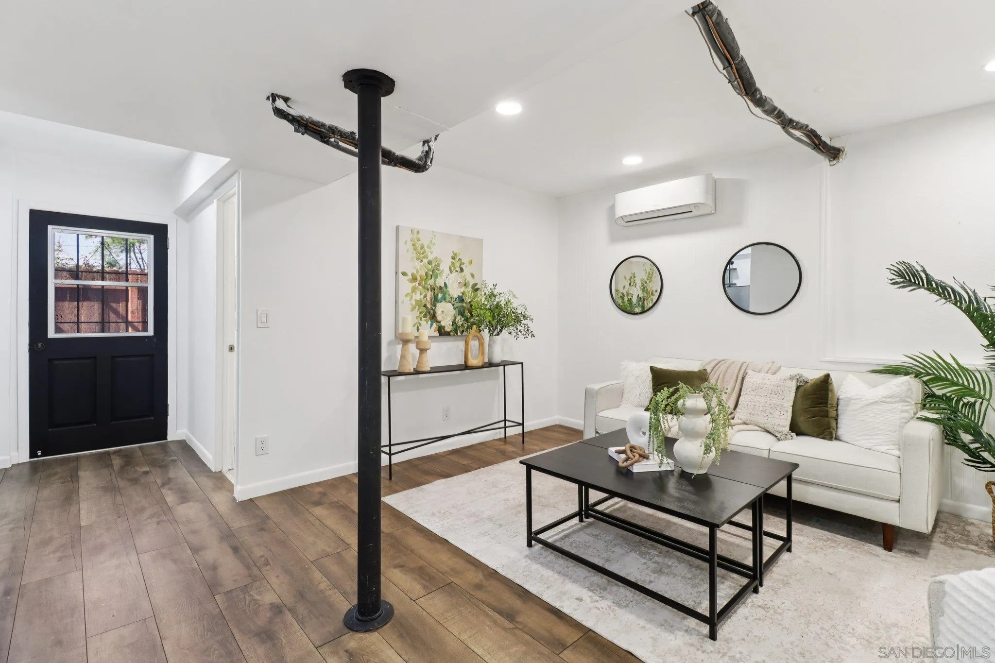 118 W 8th Ave