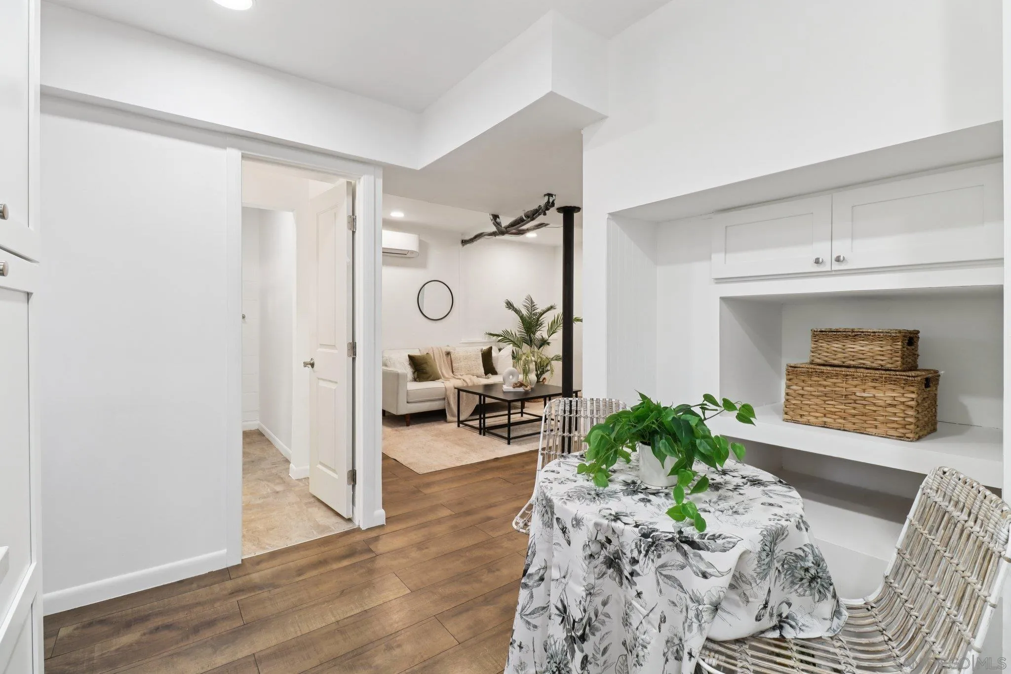 118 W 8th Ave