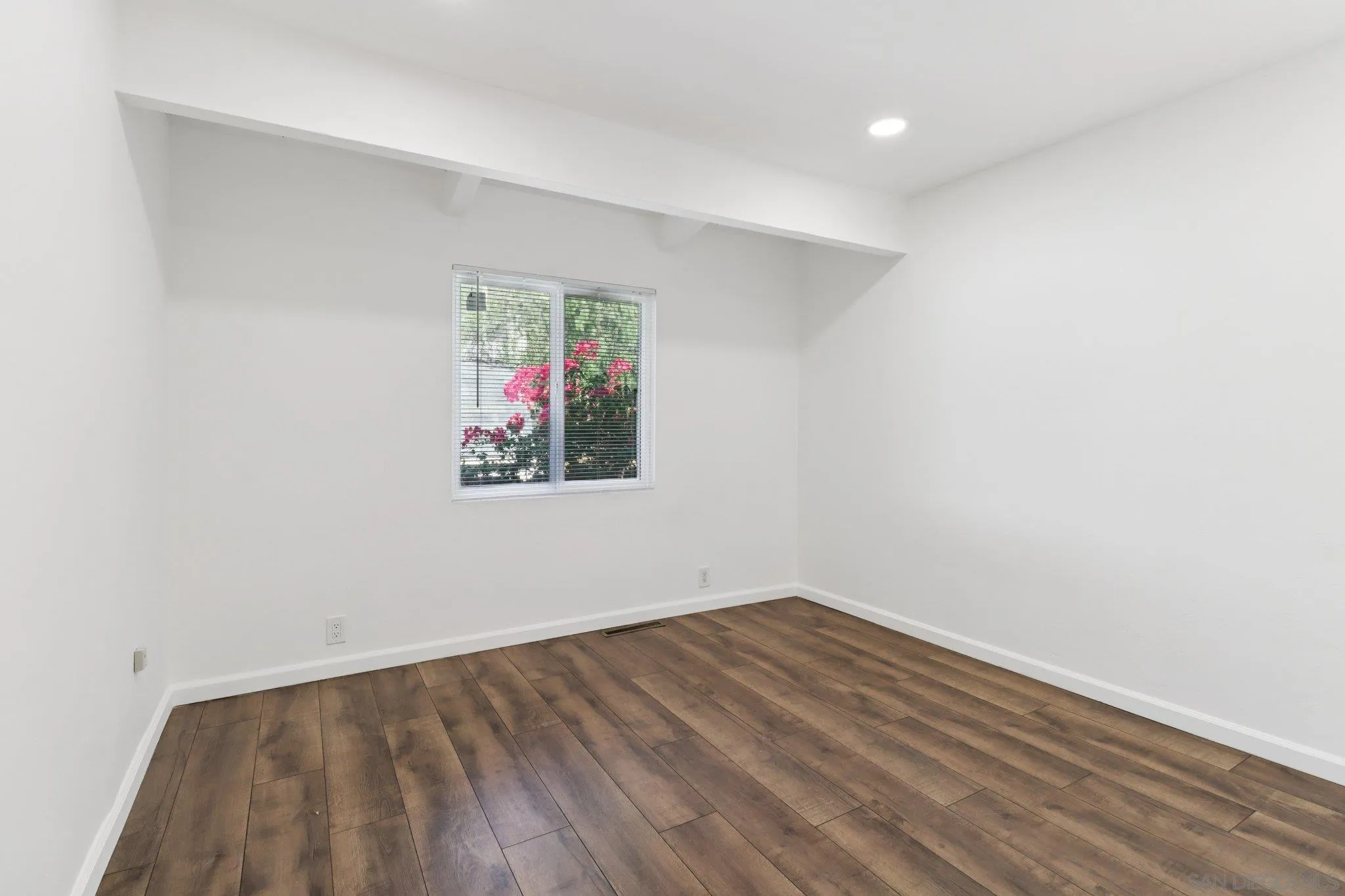 118 W 8th Ave