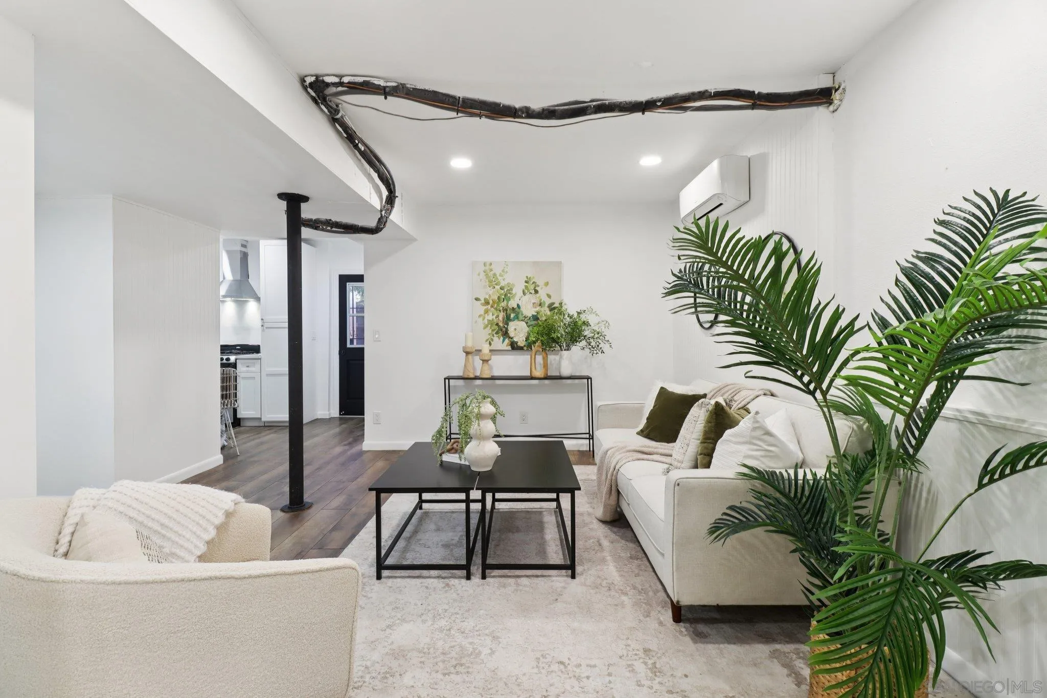 118 W 8th Ave