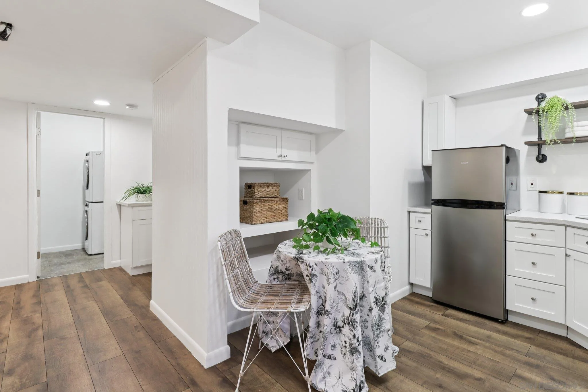 118 W 8th Ave