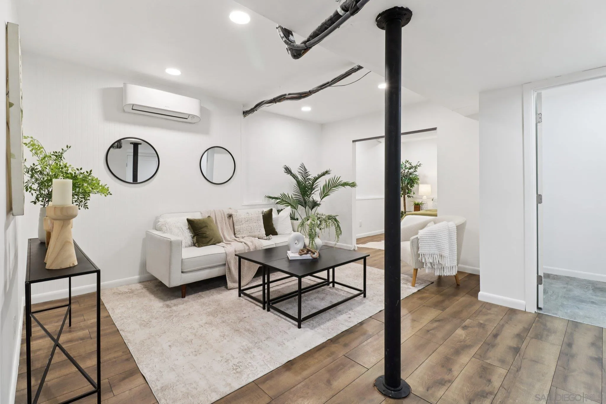 118 W 8th Ave