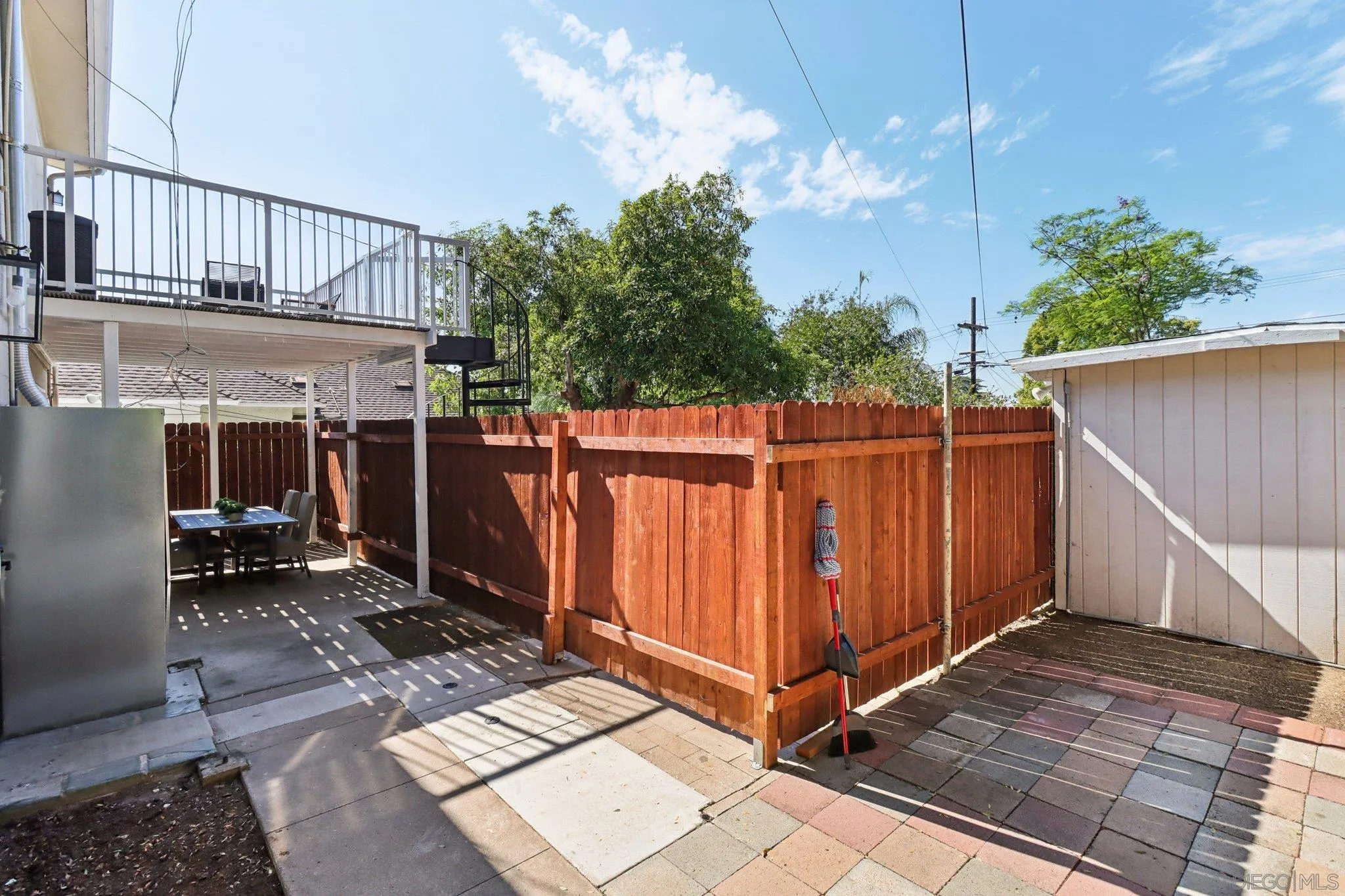 118 W 8th Ave