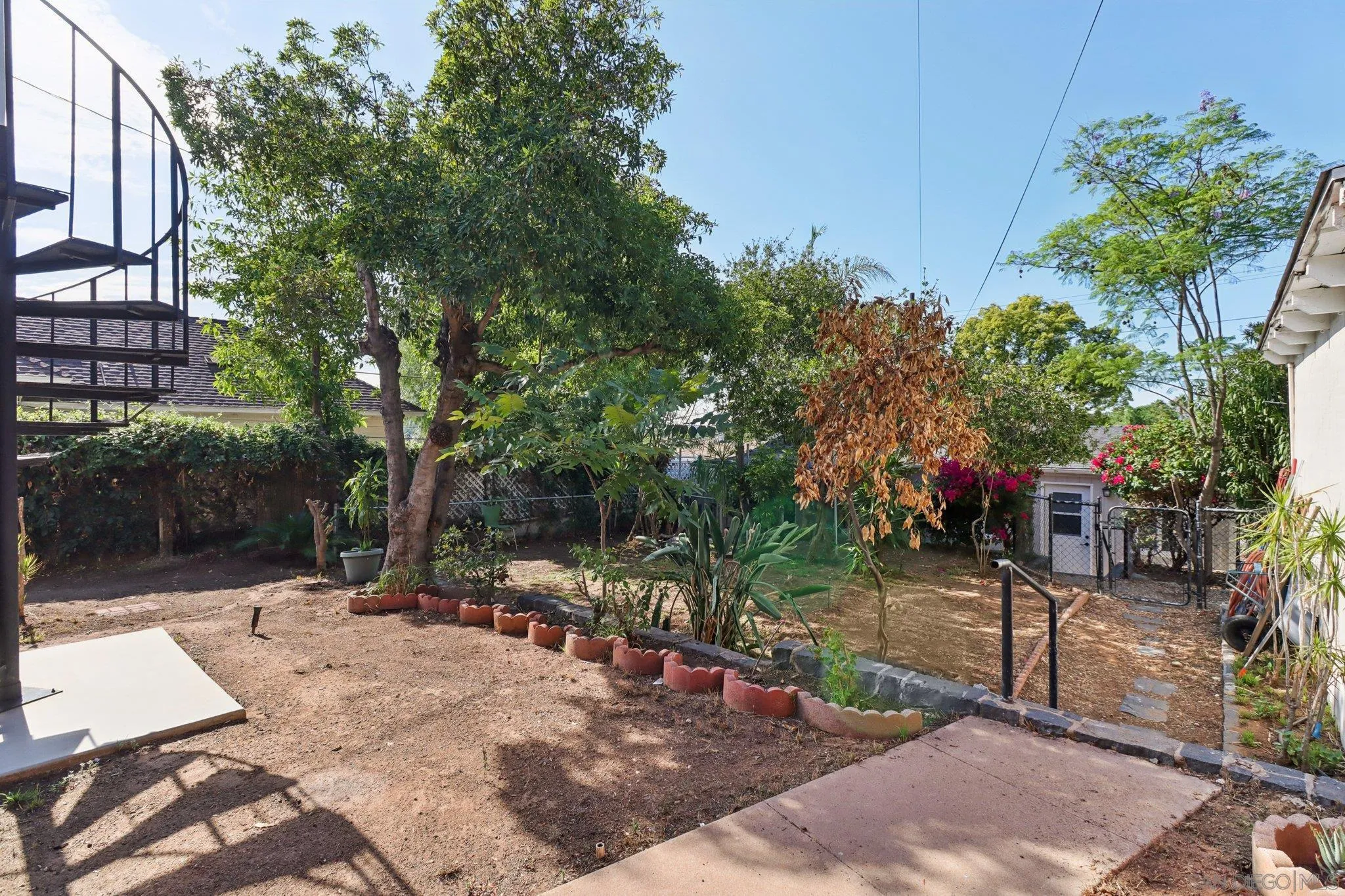 118 W 8th Ave