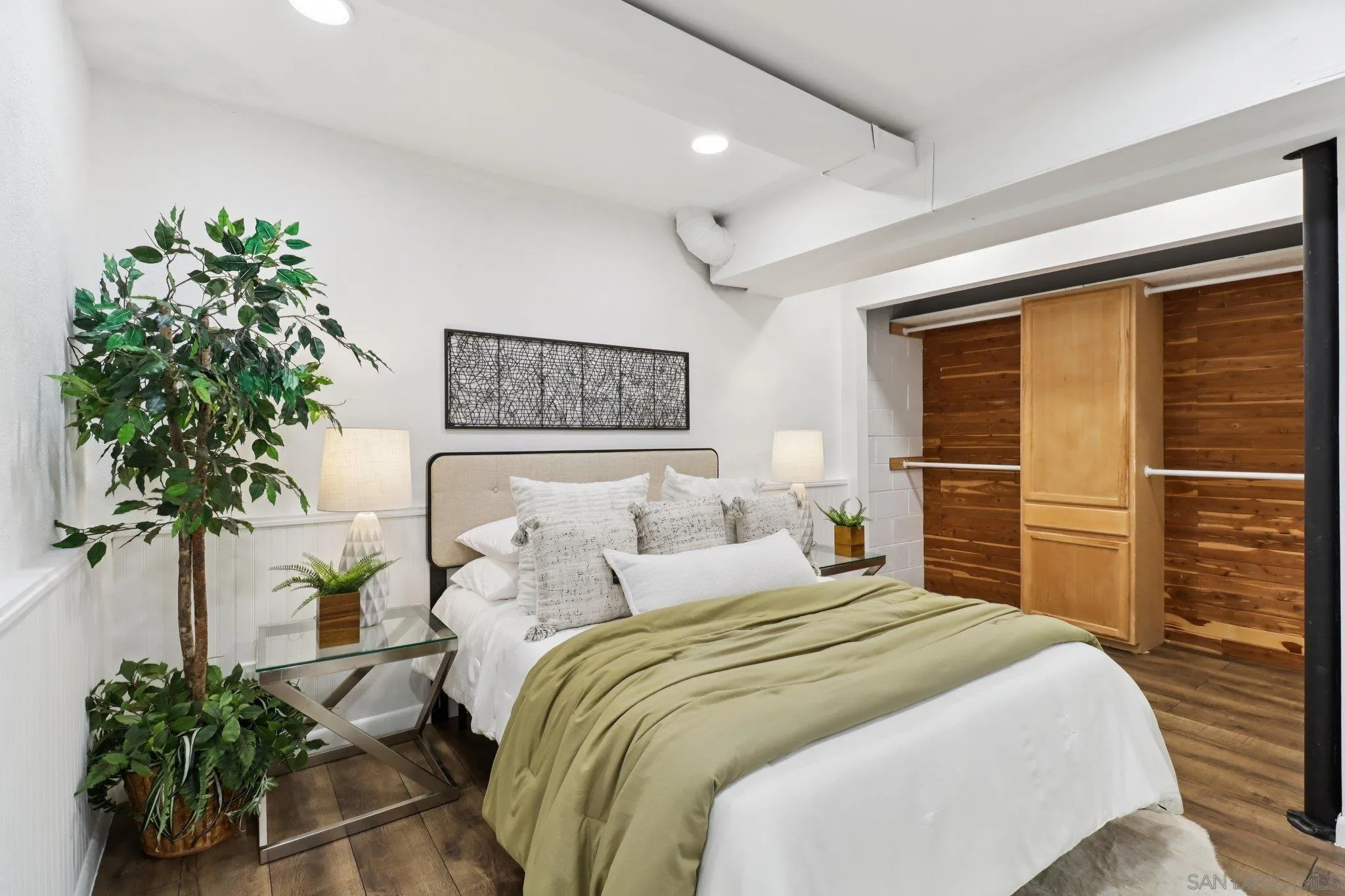 118 W 8th Ave