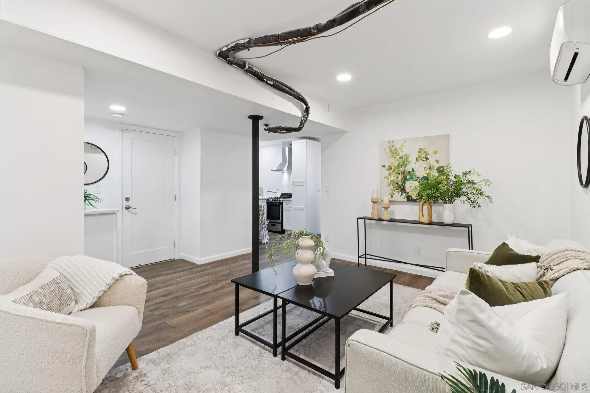 118 W 8th Ave