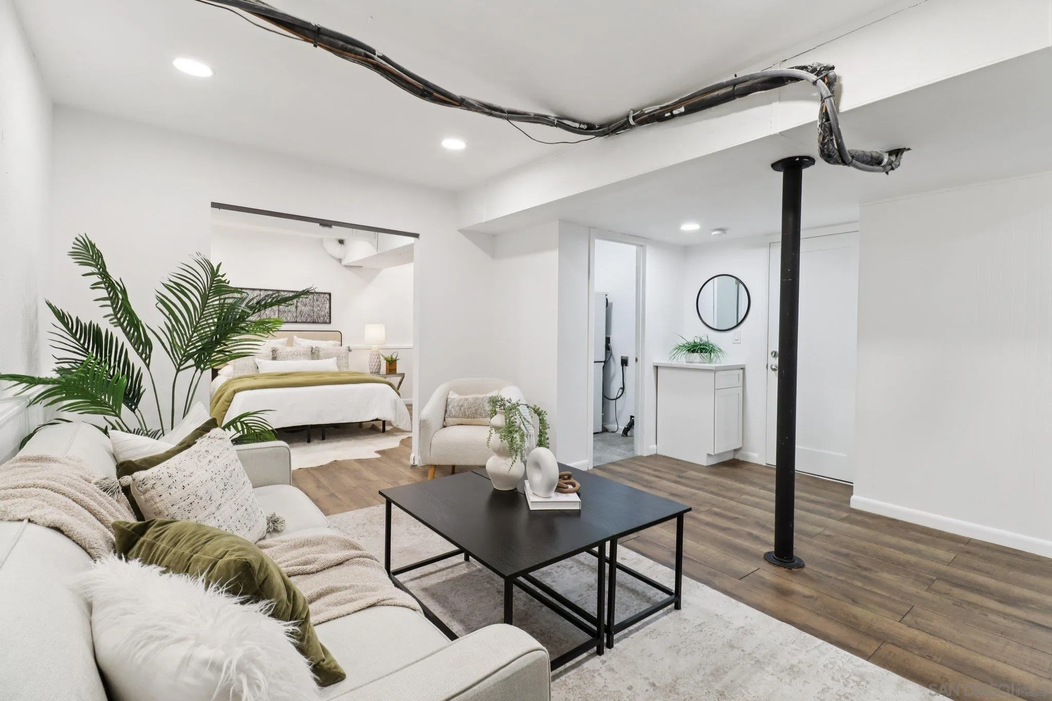 118 W 8th Ave