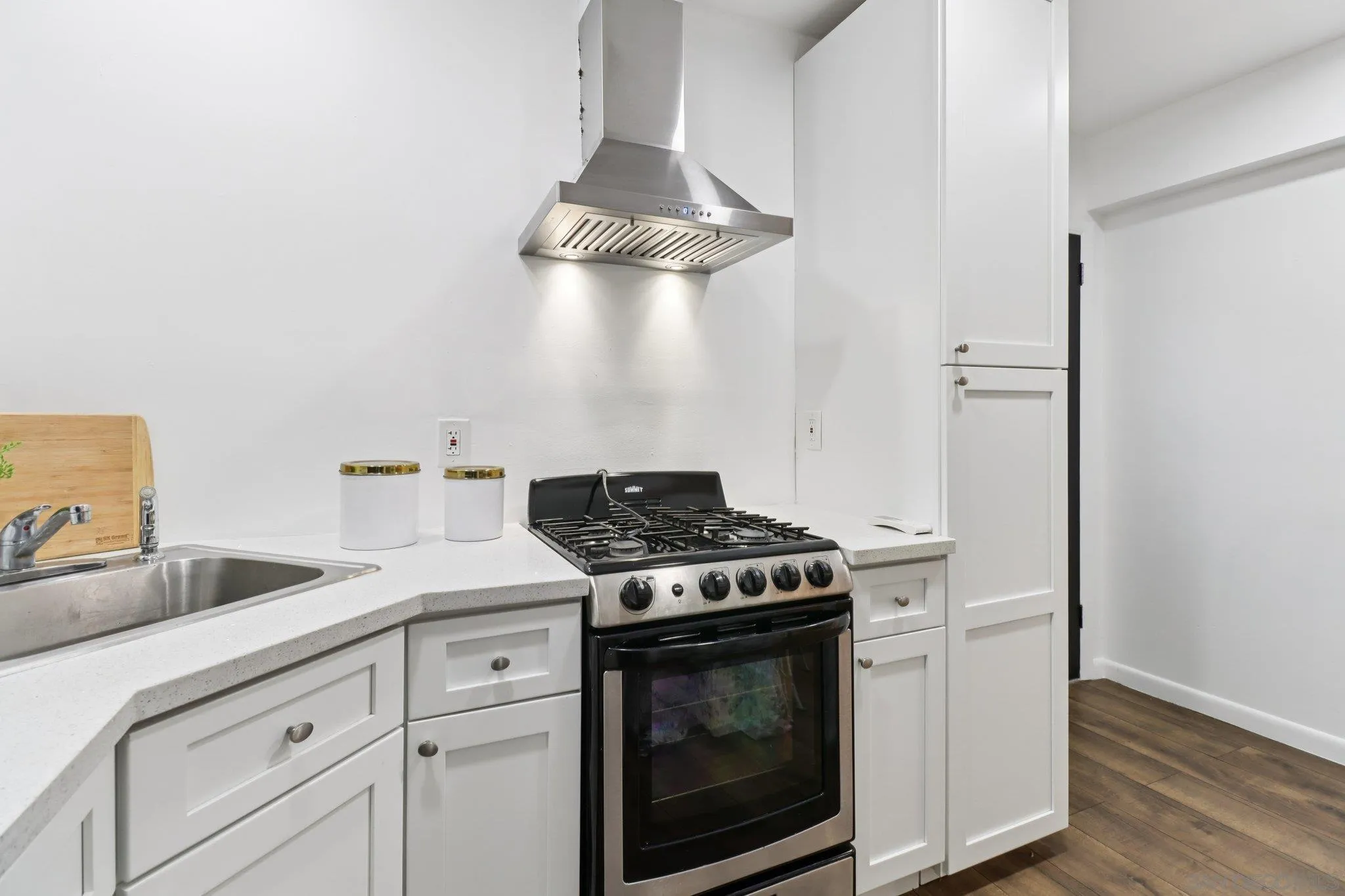 118 W 8th Ave