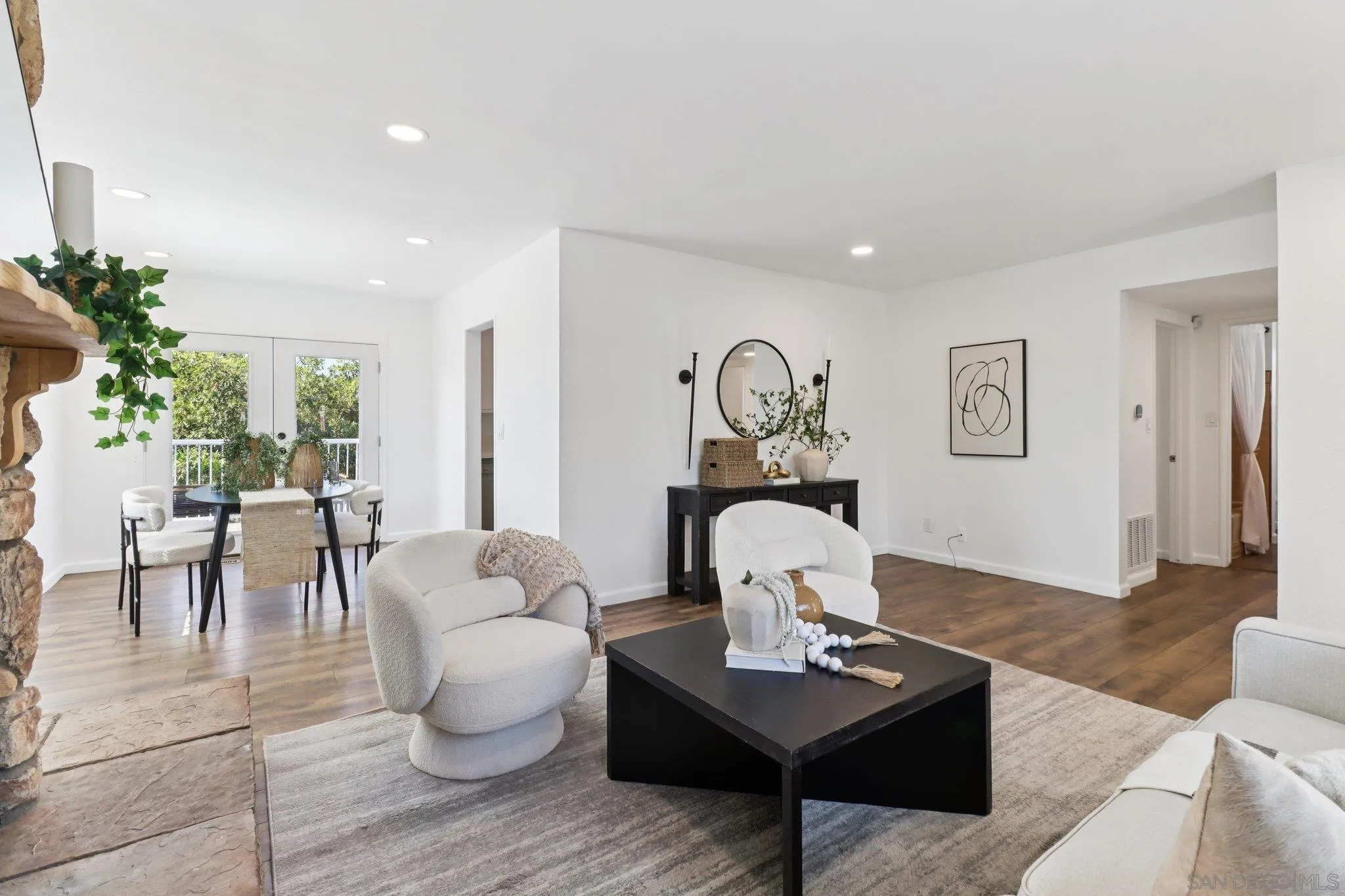 118 W 8th Ave