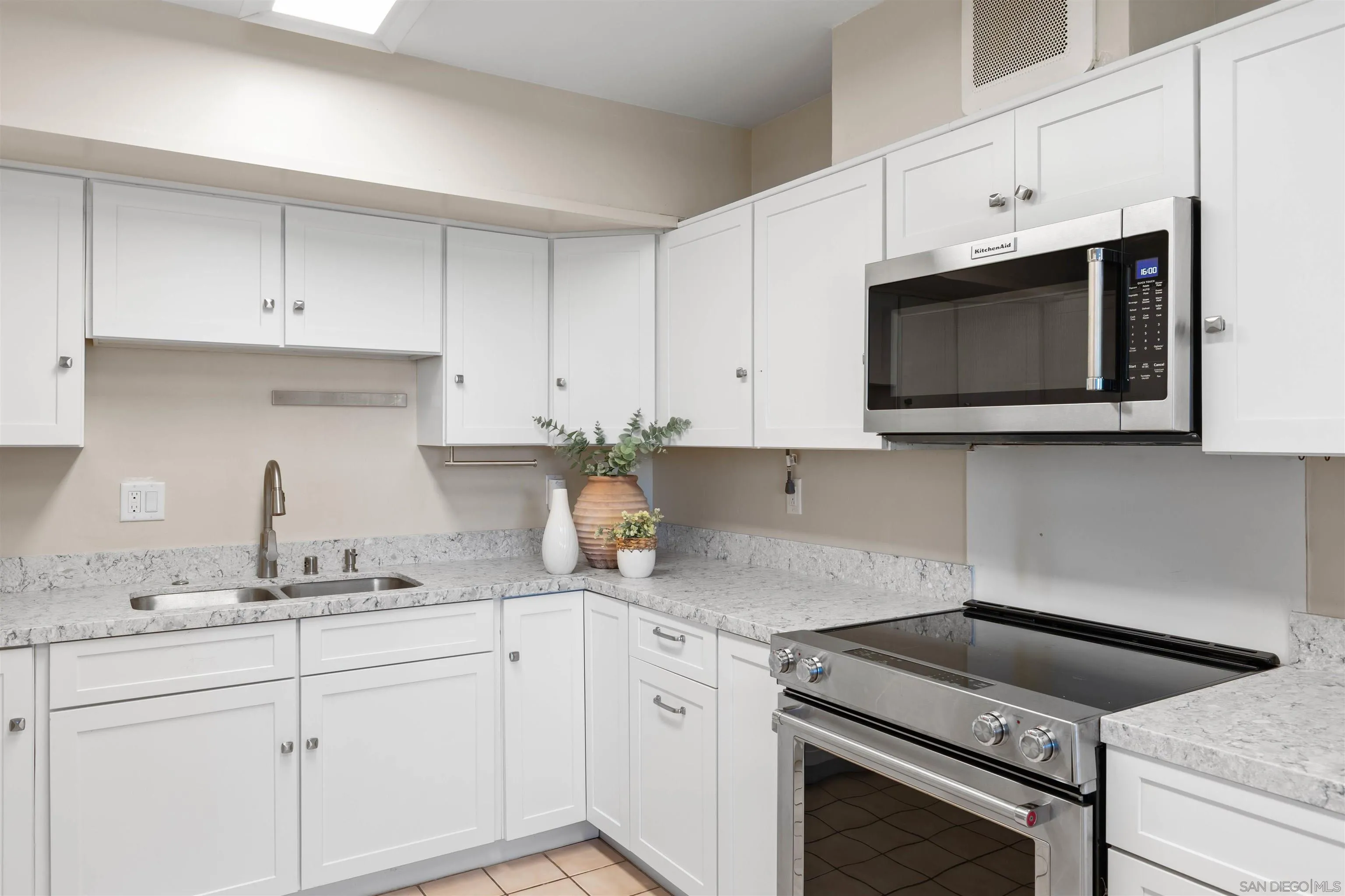 4900 Rosehedge Dr Unit 415