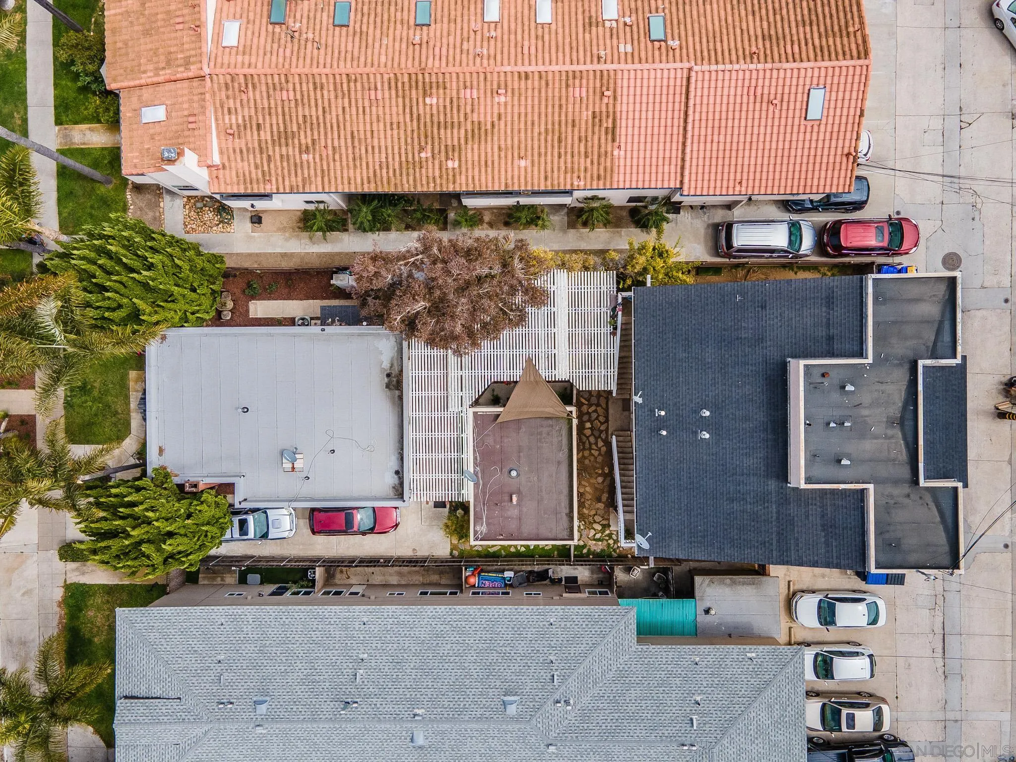 4851 Narragansett Ave