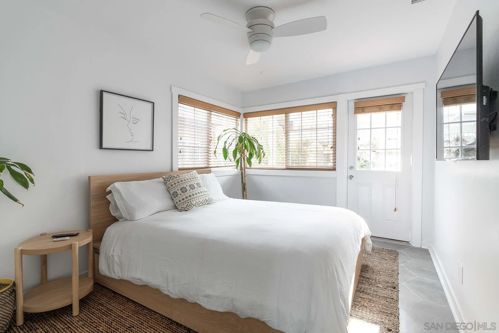 4851 Narragansett Ave