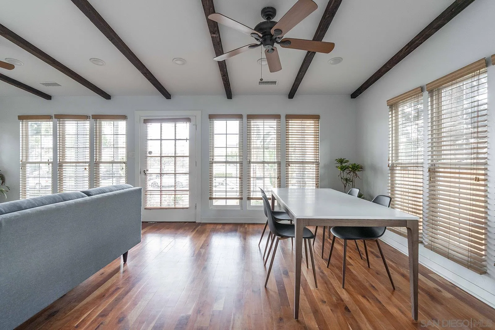 4851 Narragansett Ave