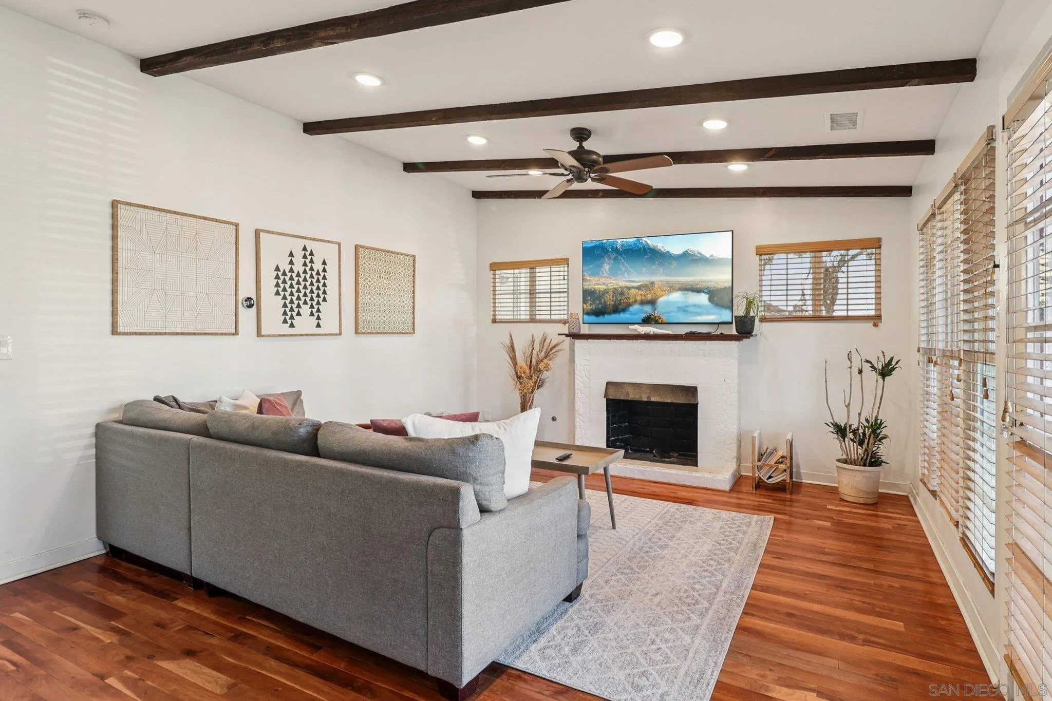 4851 Narragansett Ave