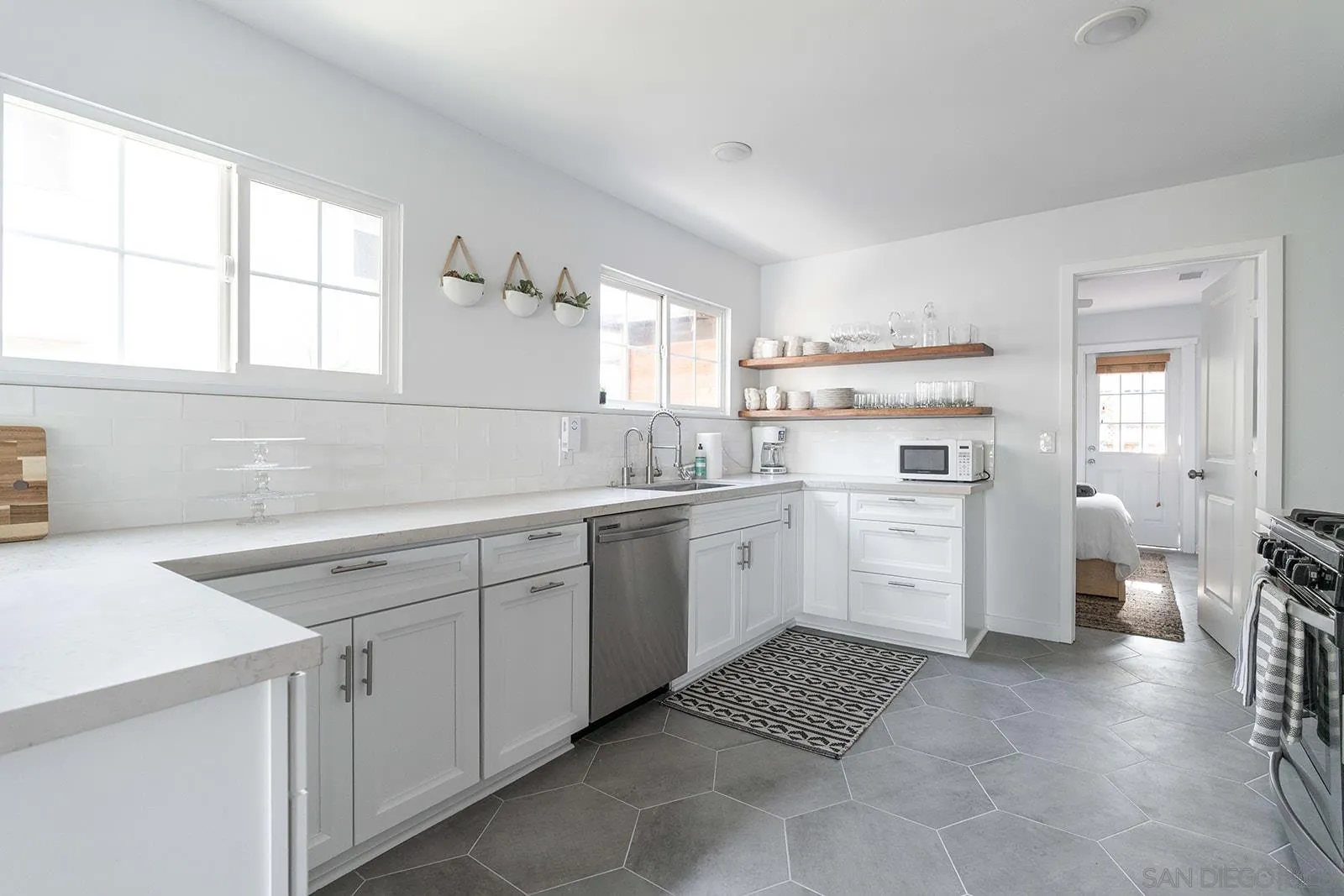 4851 Narragansett Ave