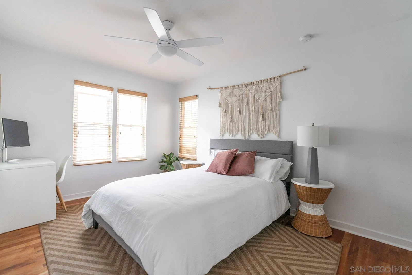 4851 Narragansett Ave