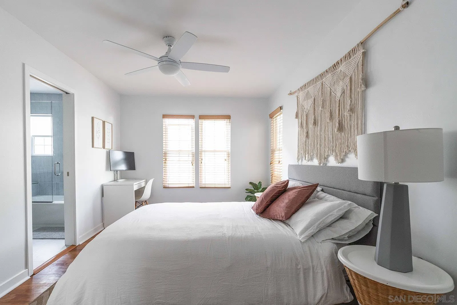 4851 Narragansett Ave