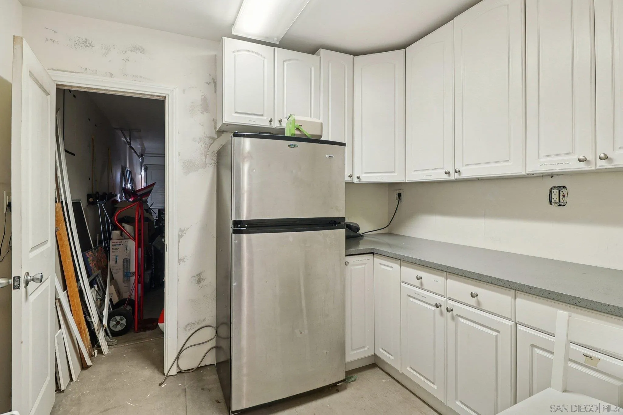 4851 Narragansett Ave