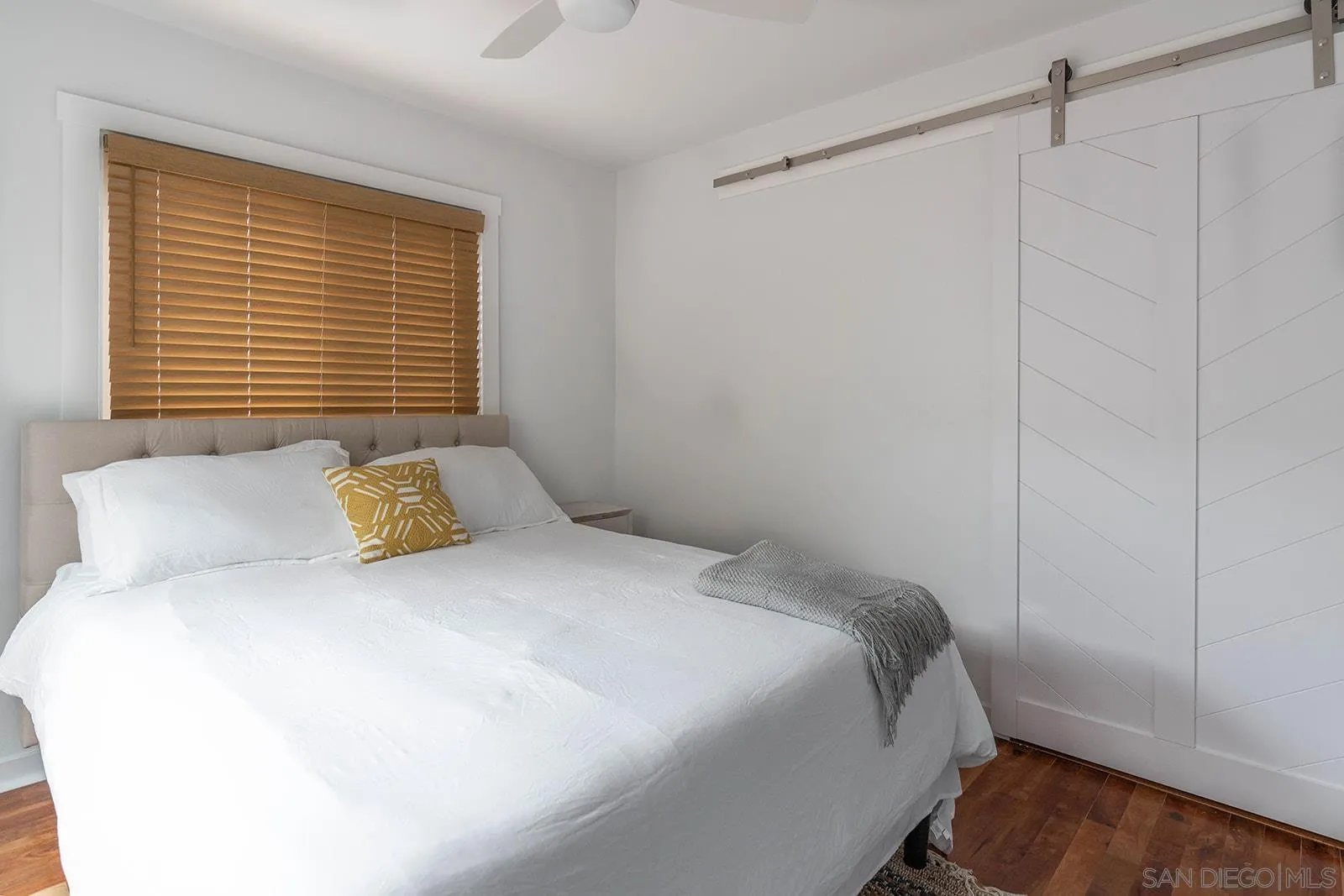 4851 Narragansett Ave