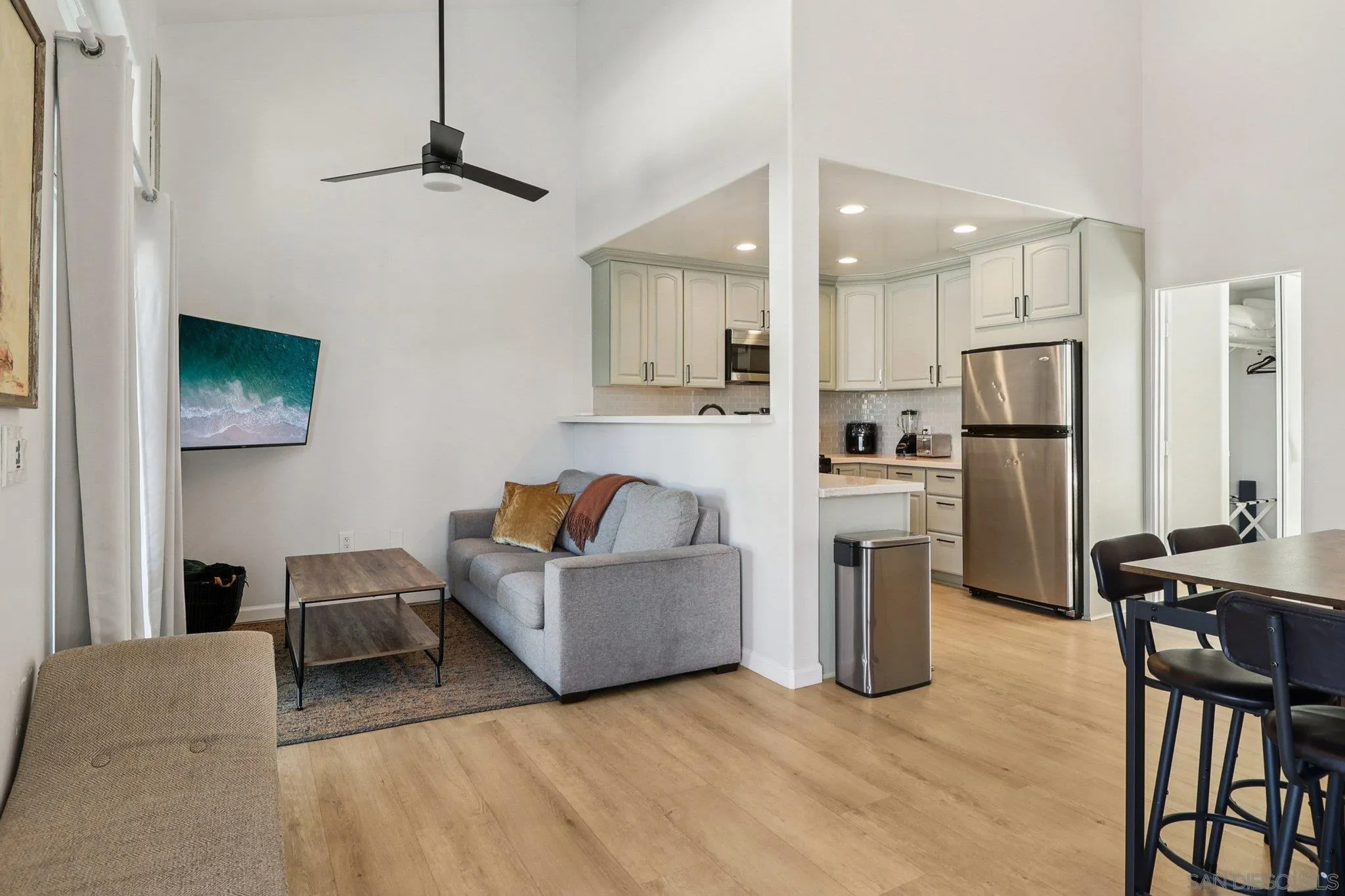 4851 Narragansett Ave