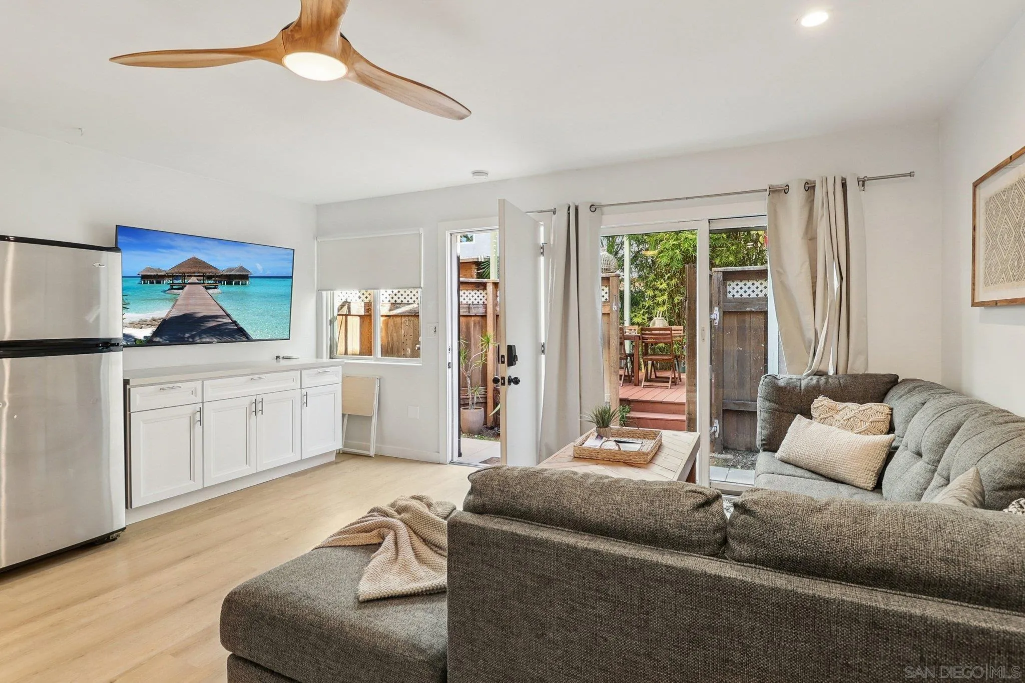 4851 Narragansett Ave