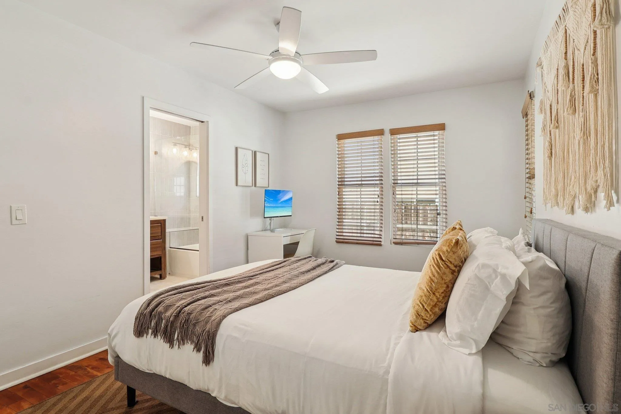 4851 Narragansett Ave