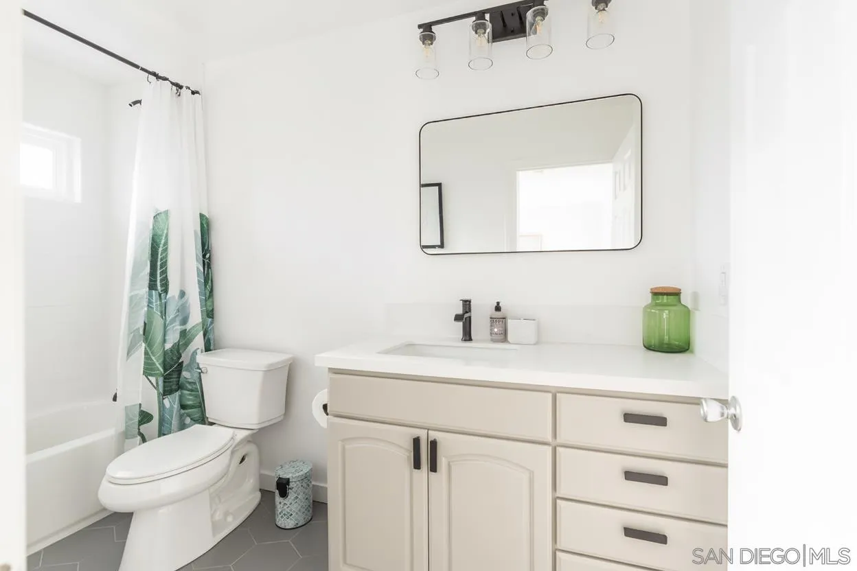 4851 Narragansett Ave