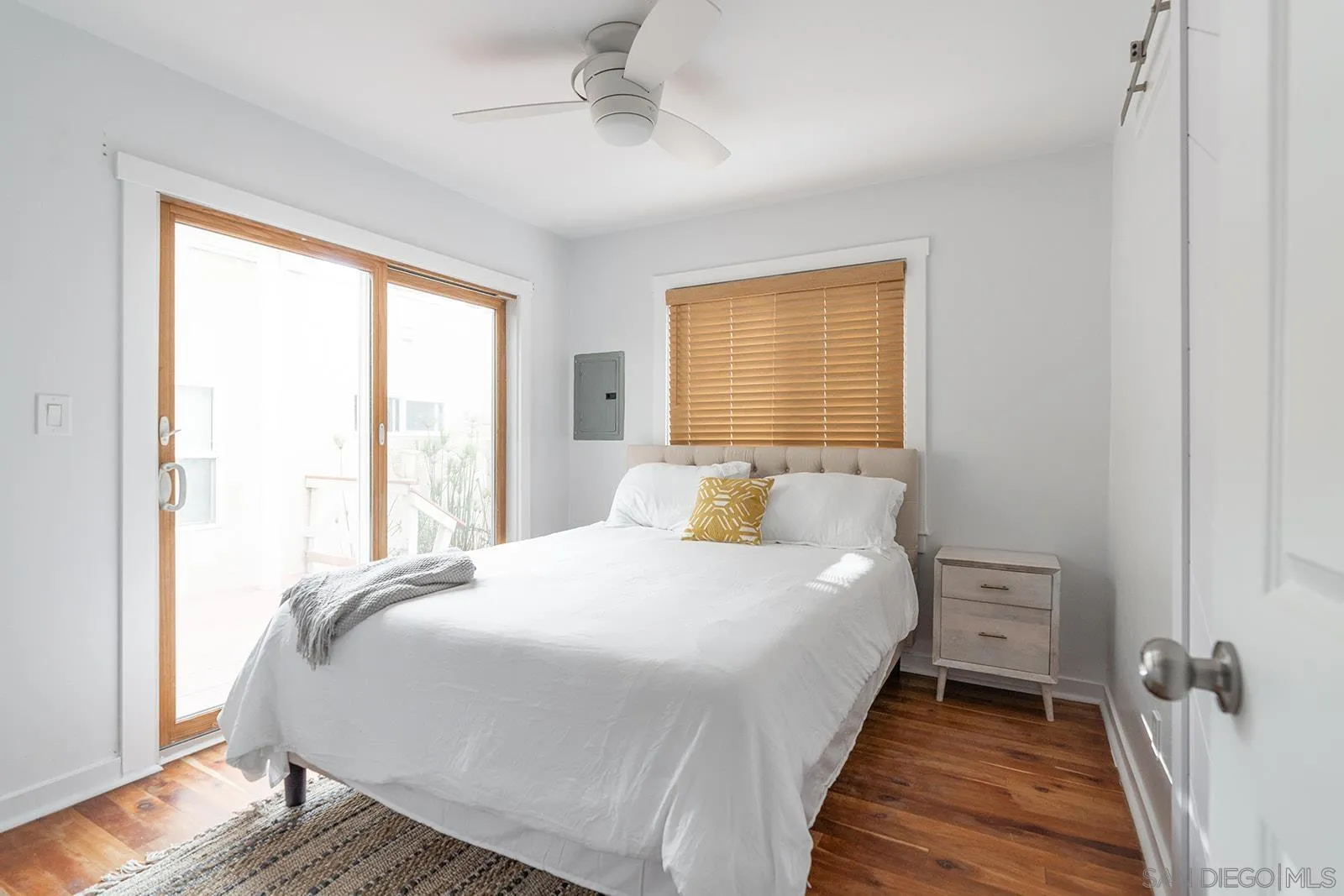 4851 Narragansett Ave