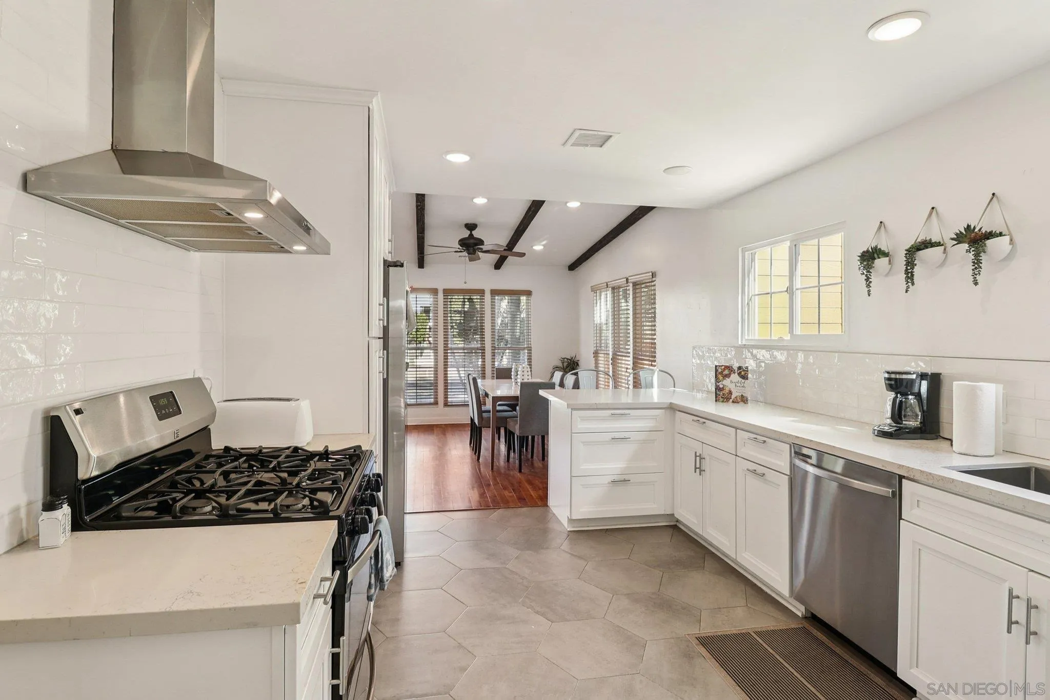 4851 Narragansett Ave