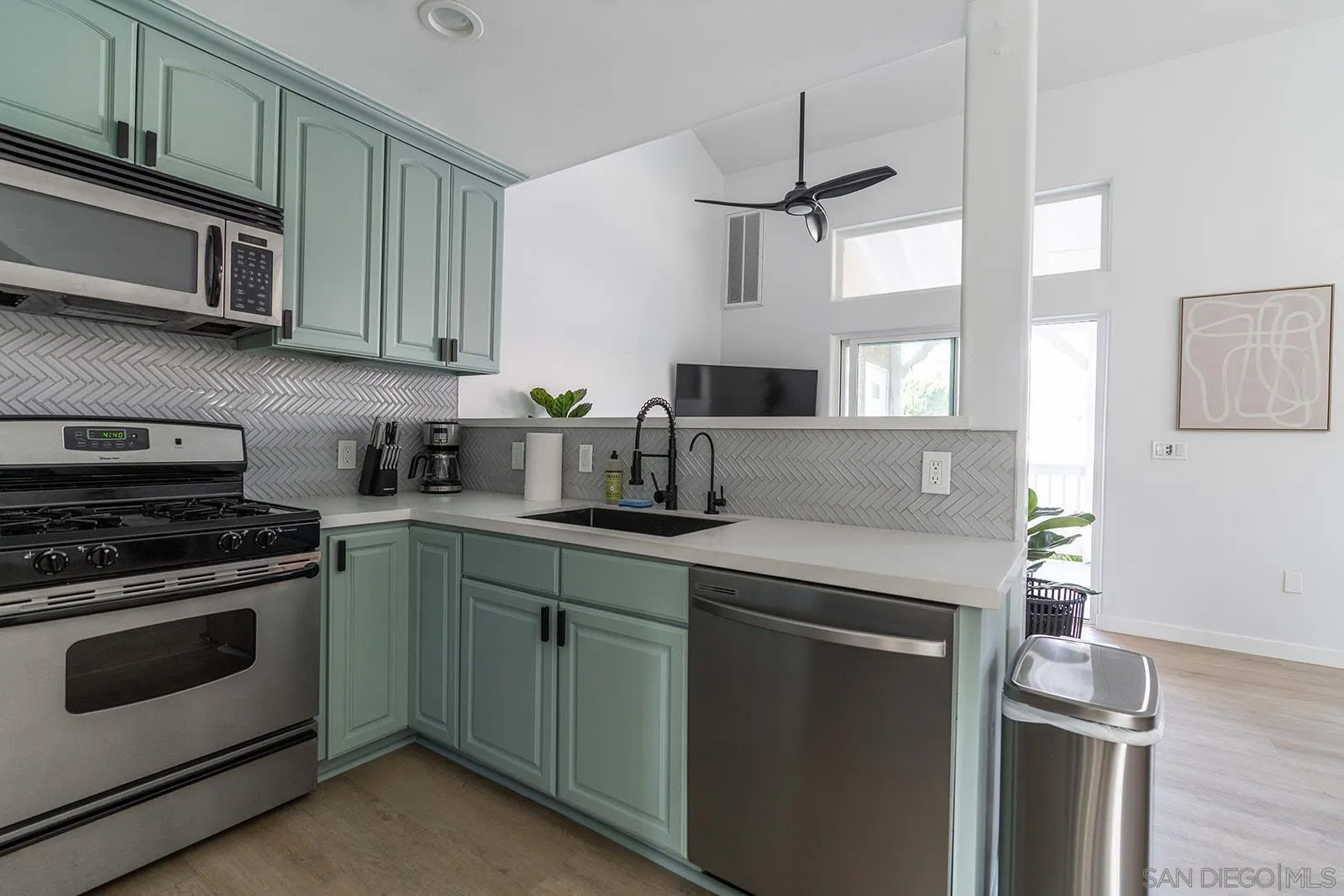 4851 Narragansett Ave