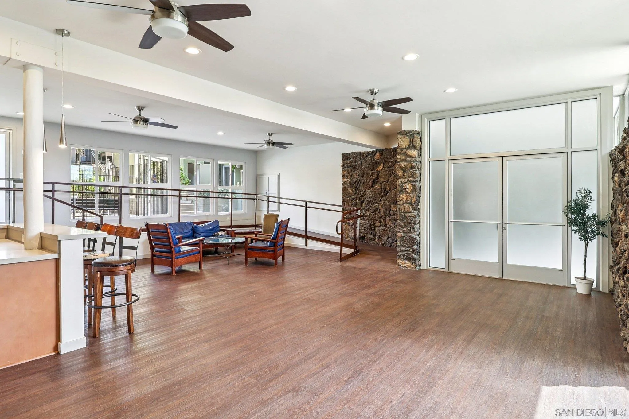 2266 Grand Unit 23