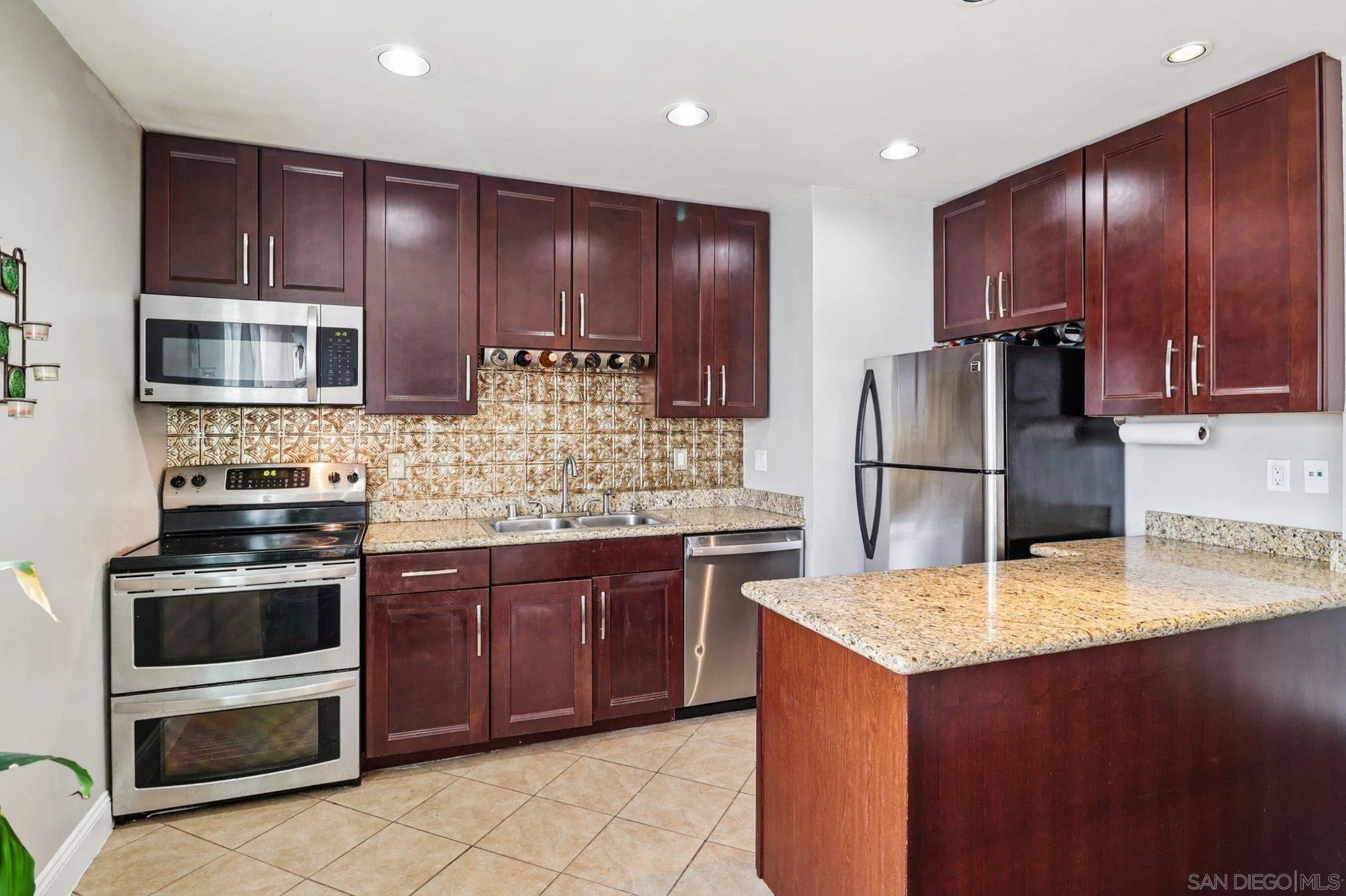 2266 Grand Unit 23